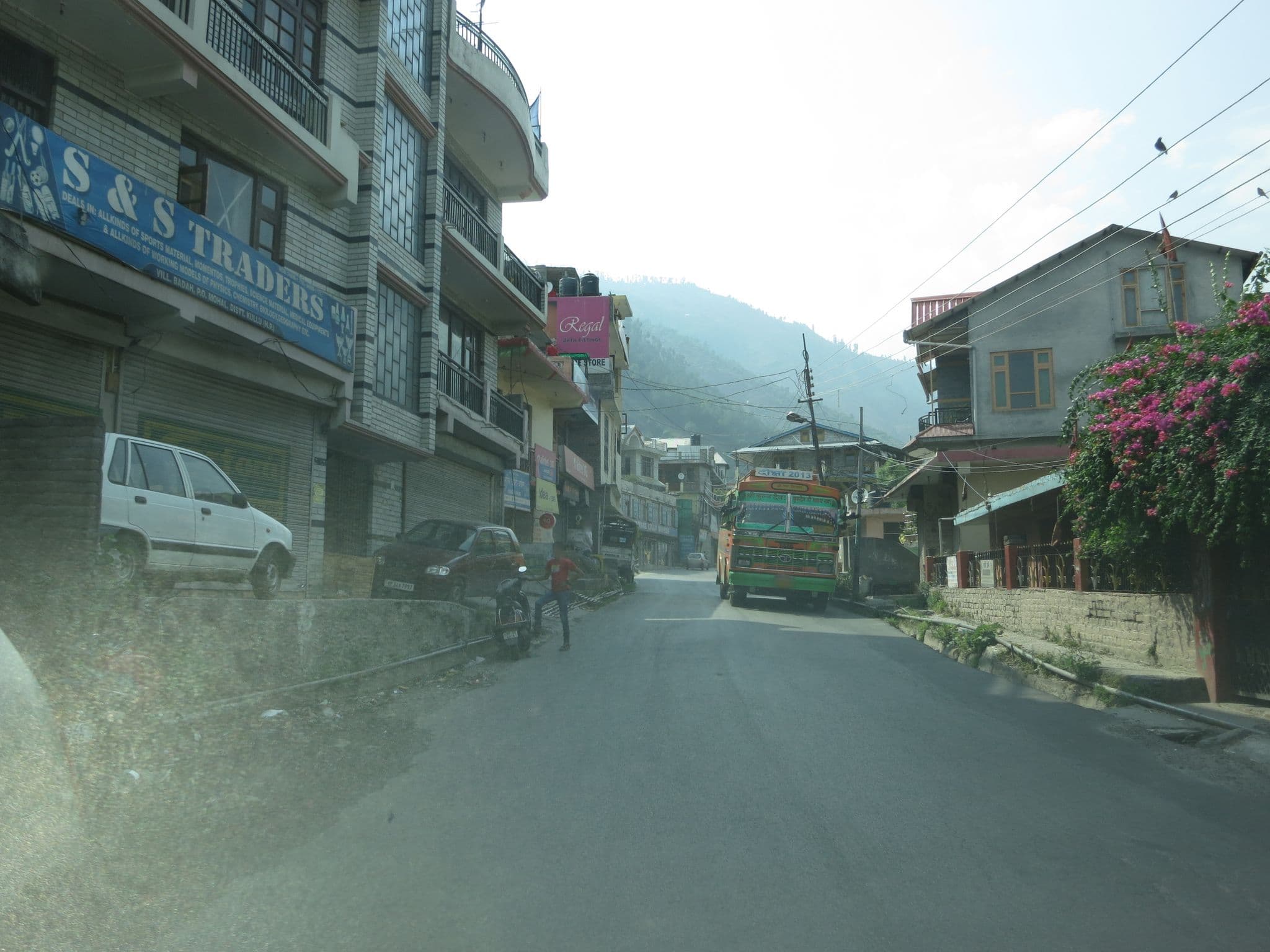 Street view near Home Blossom Homestay, Kulu