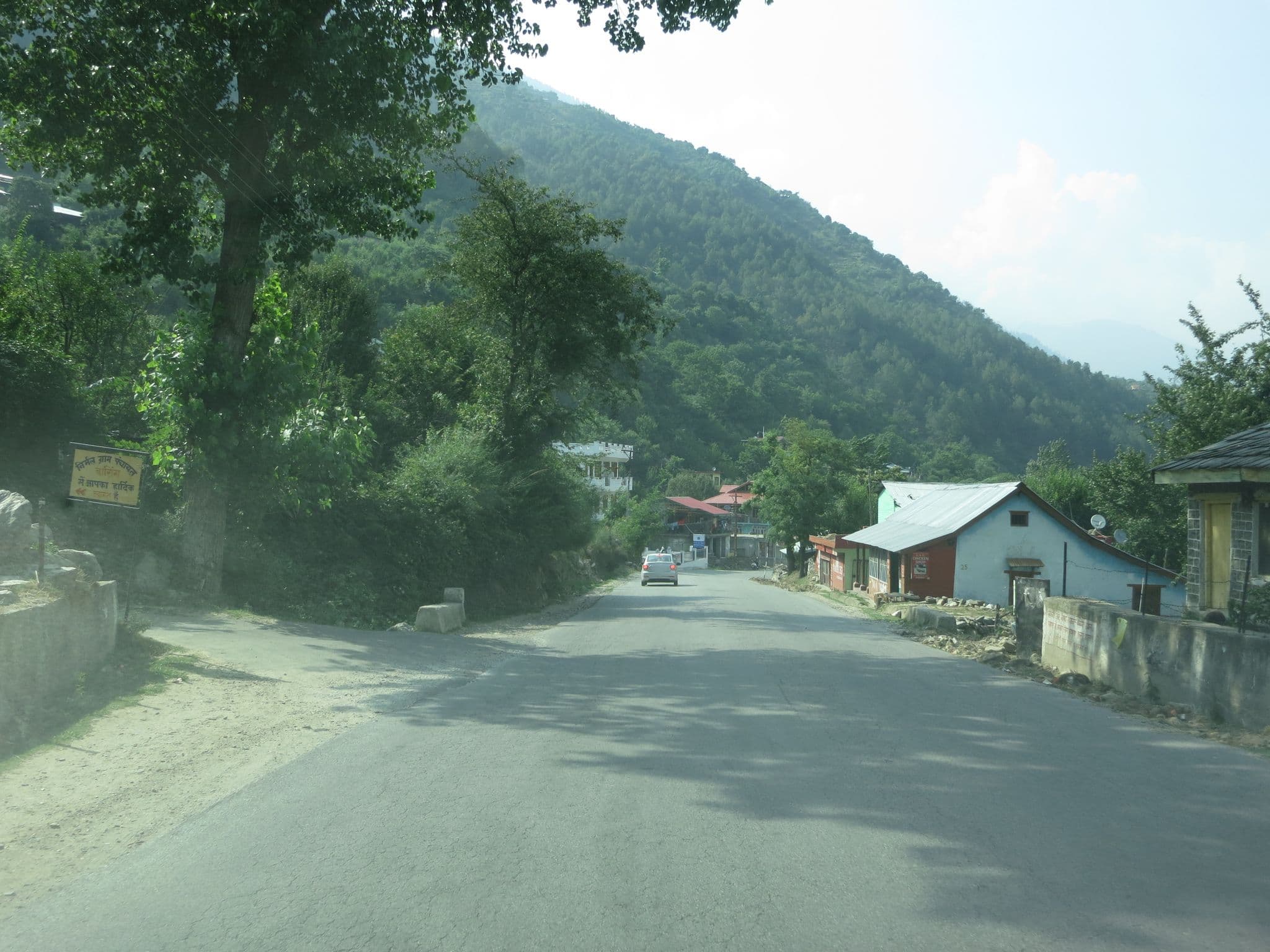 Street view near Shiv dham, Kulu