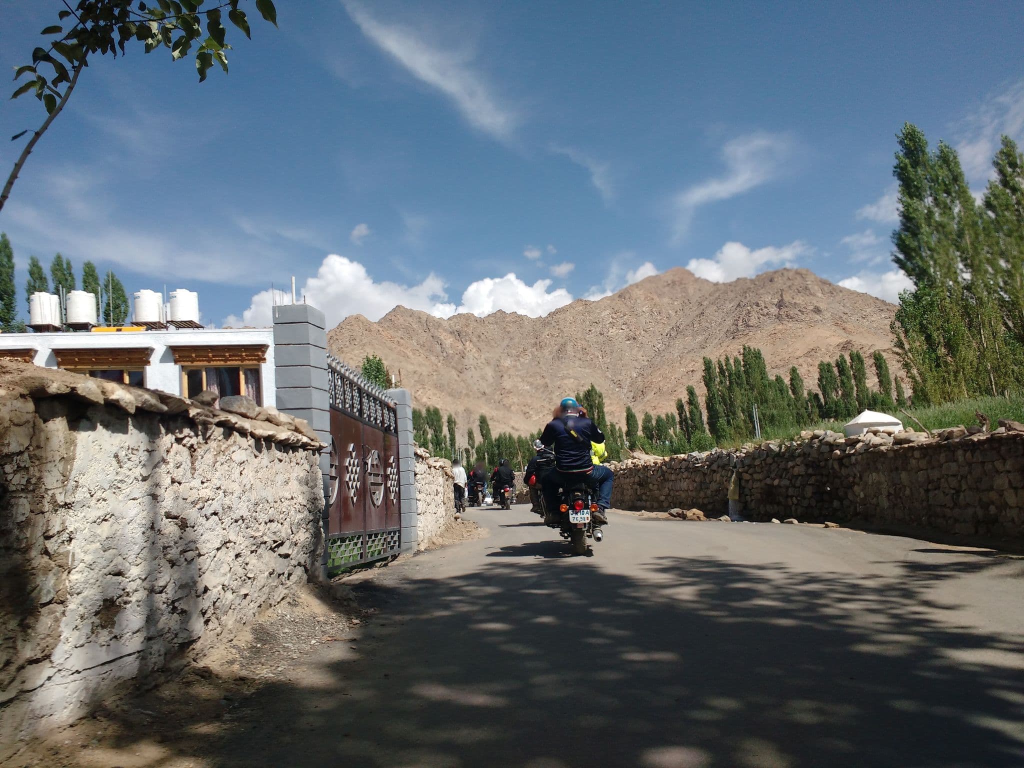 Street view near Leh Stumpa, Leh