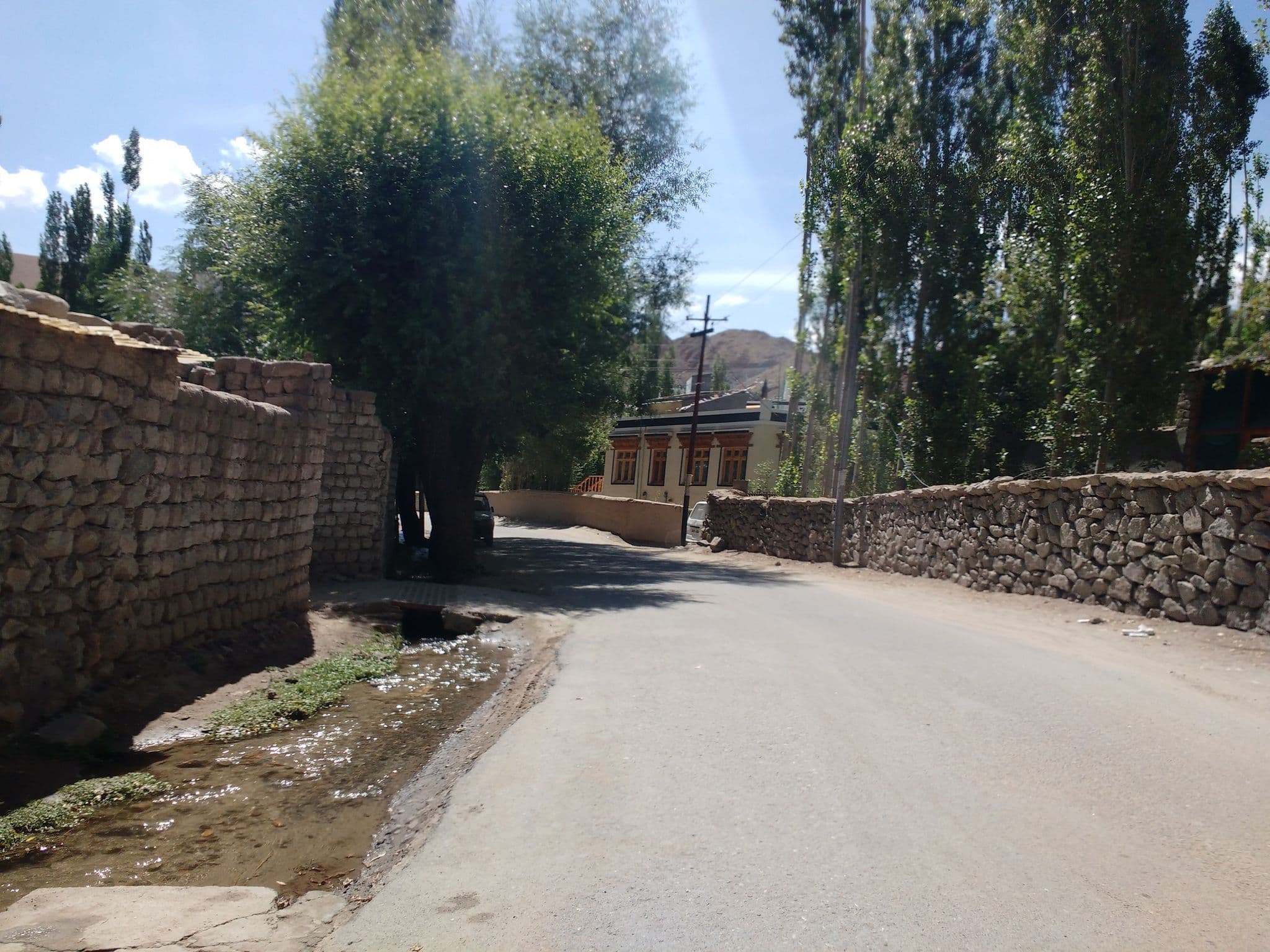 Street view near Hotel Bayshu (The Hosteller Leh), Leh
