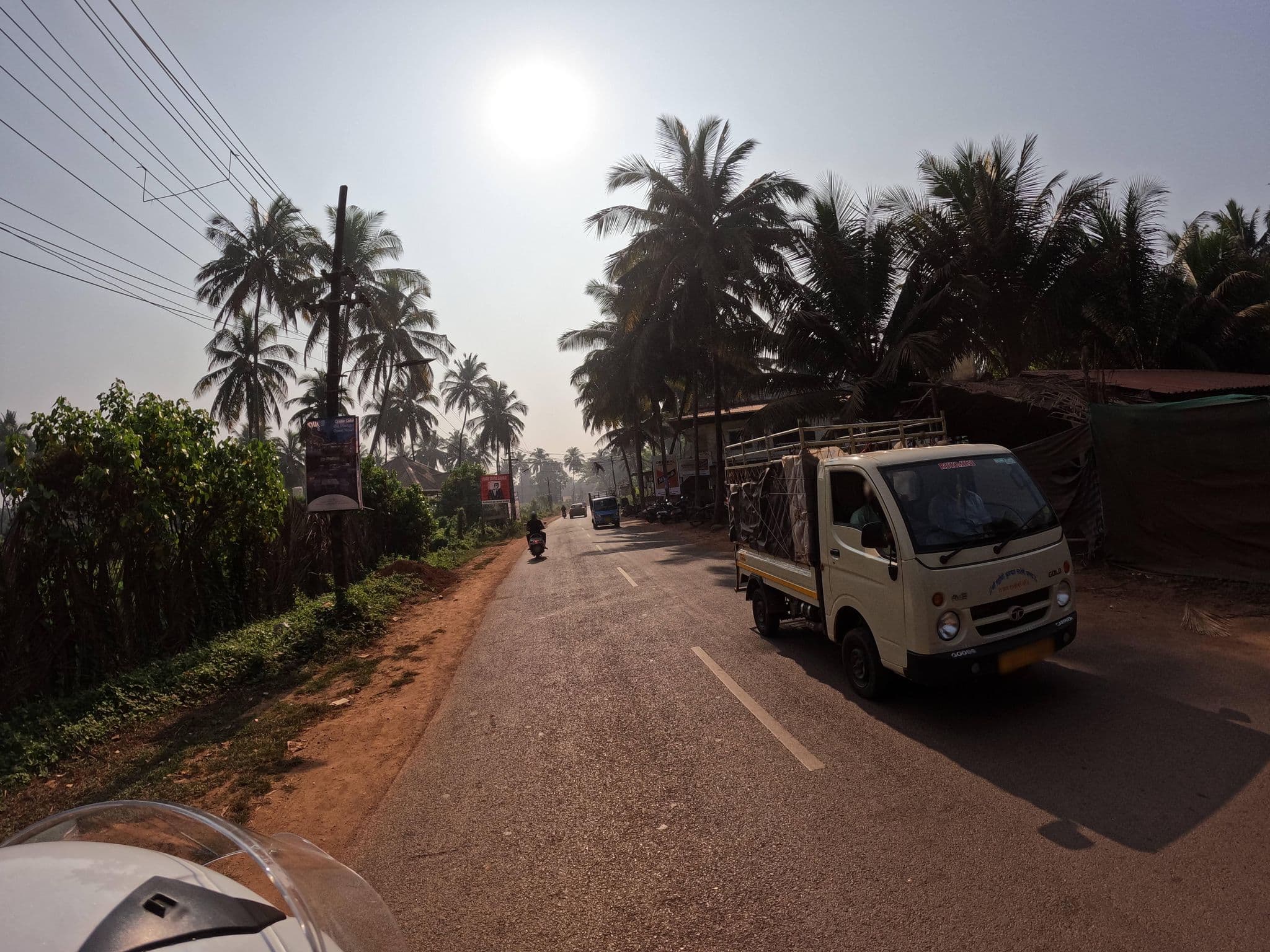 Street view near Lamrin Hotels & Resorts Morjim Goa — Luxury Beach Resort & Villas, Morjim — © lucomsky (CC BY-SA · Mapillary)