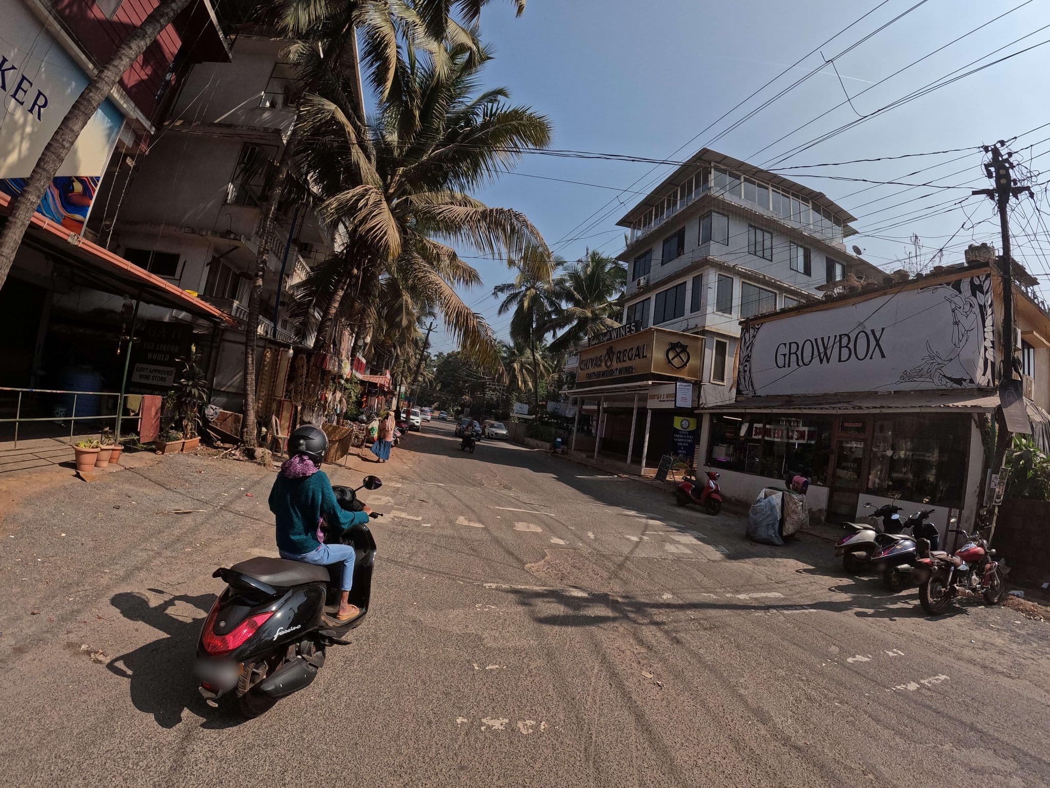 Street view near Earthy Hostel Morjim, Morjim — © lucomsky (CC BY-SA · Mapillary)