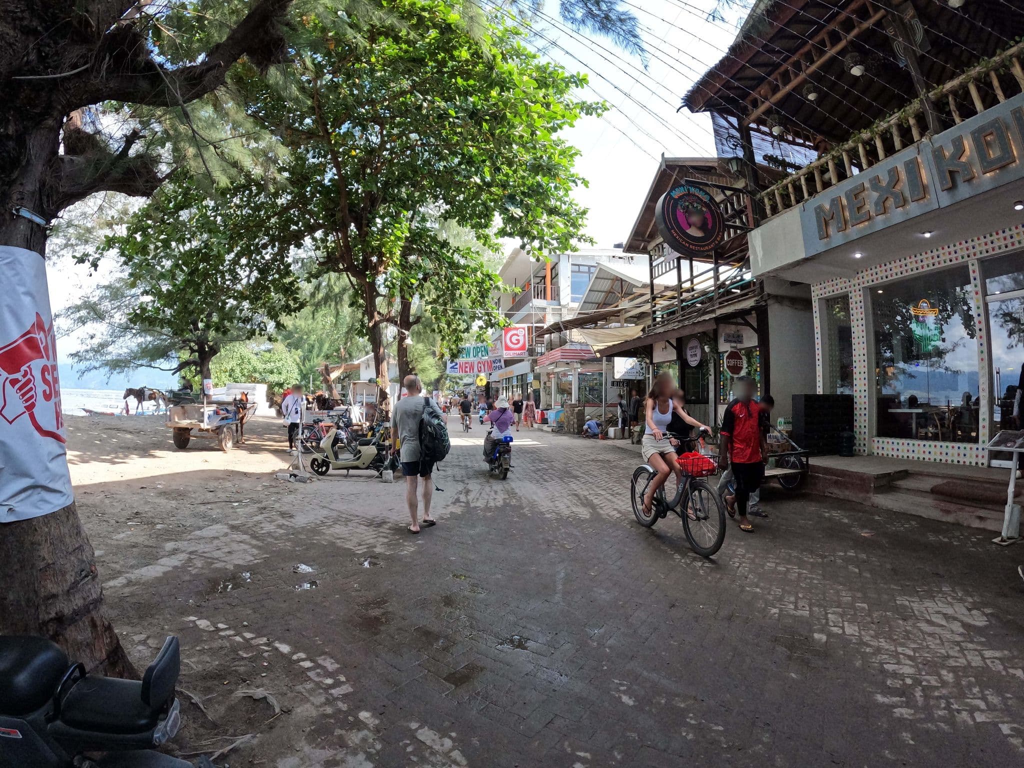 Street view near Gili Beach Wind, Gili Trawangan — © lucomsky (CC BY-SA · Mapillary)