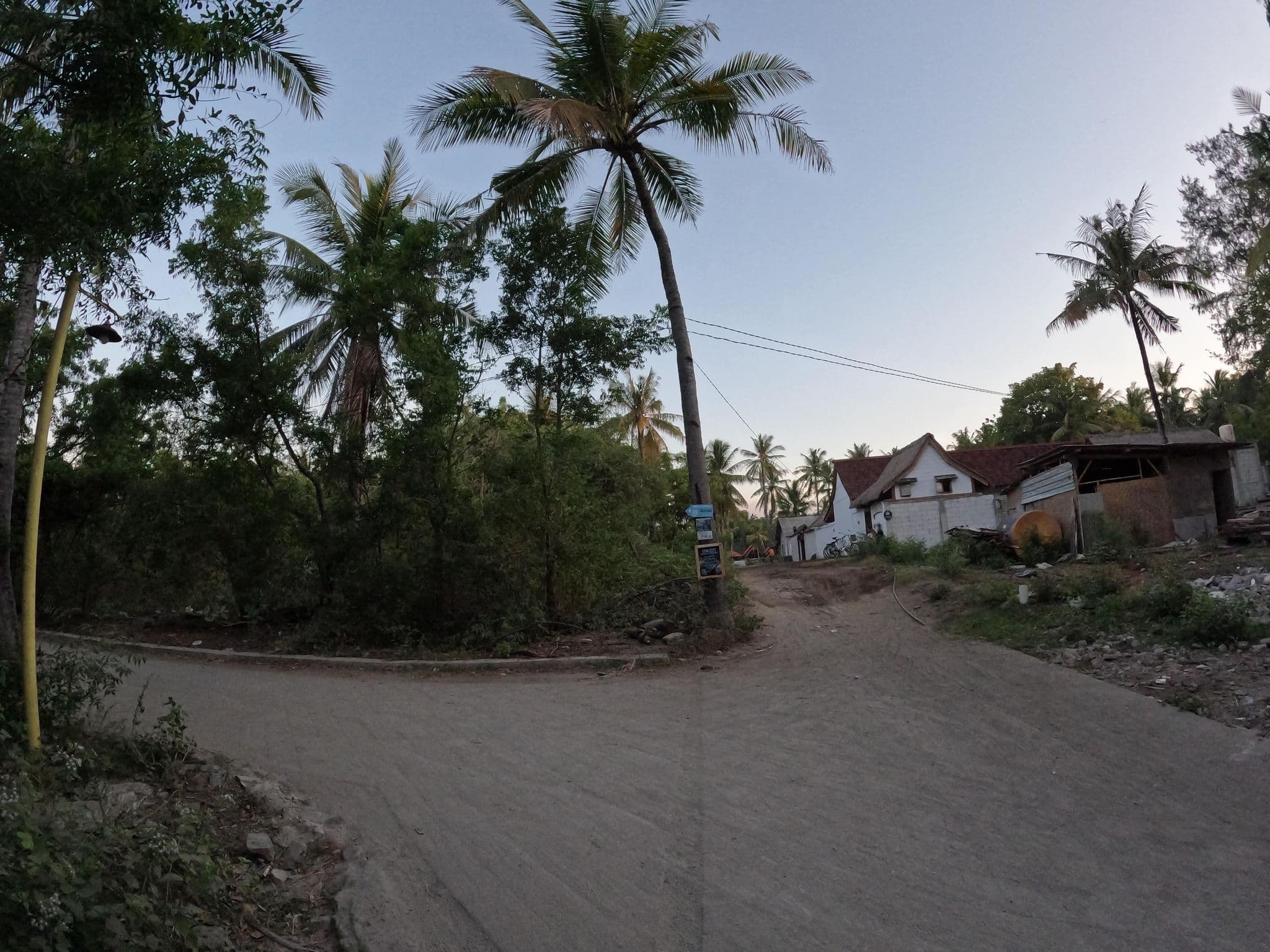 Street view near Little Lodge Villa - One-Bedroom Villa, Gili Trawangan — © lucomsky (CC BY-SA · Mapillary)