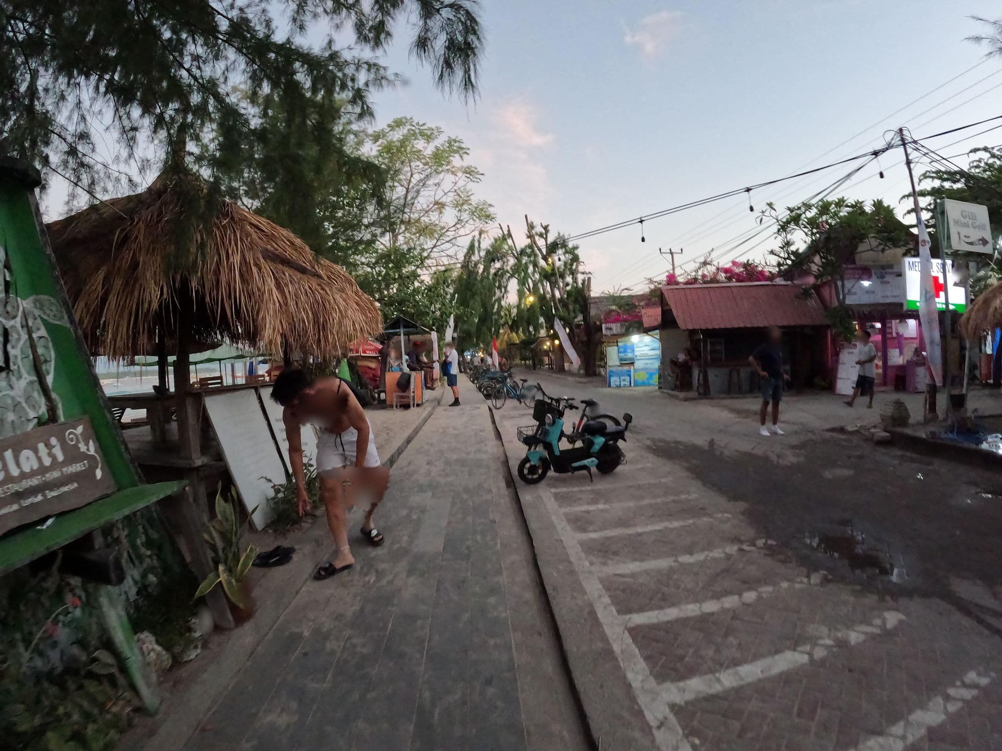Street view near Melati Cottage - Double Room with Balcony, Gili Trawangan