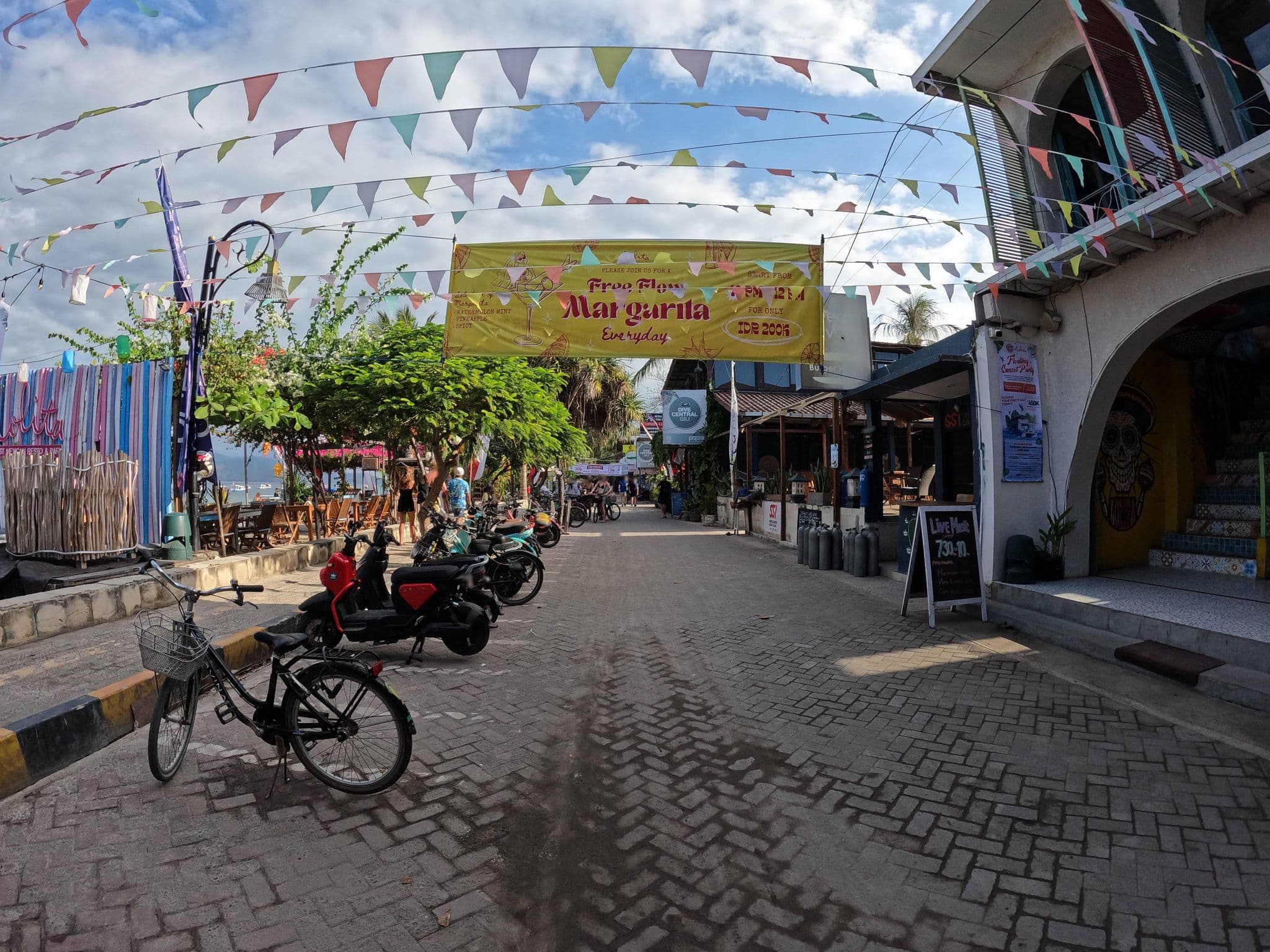 Street view near Dream Divers Resort - Deluxe Double Room, Gili Trawangan