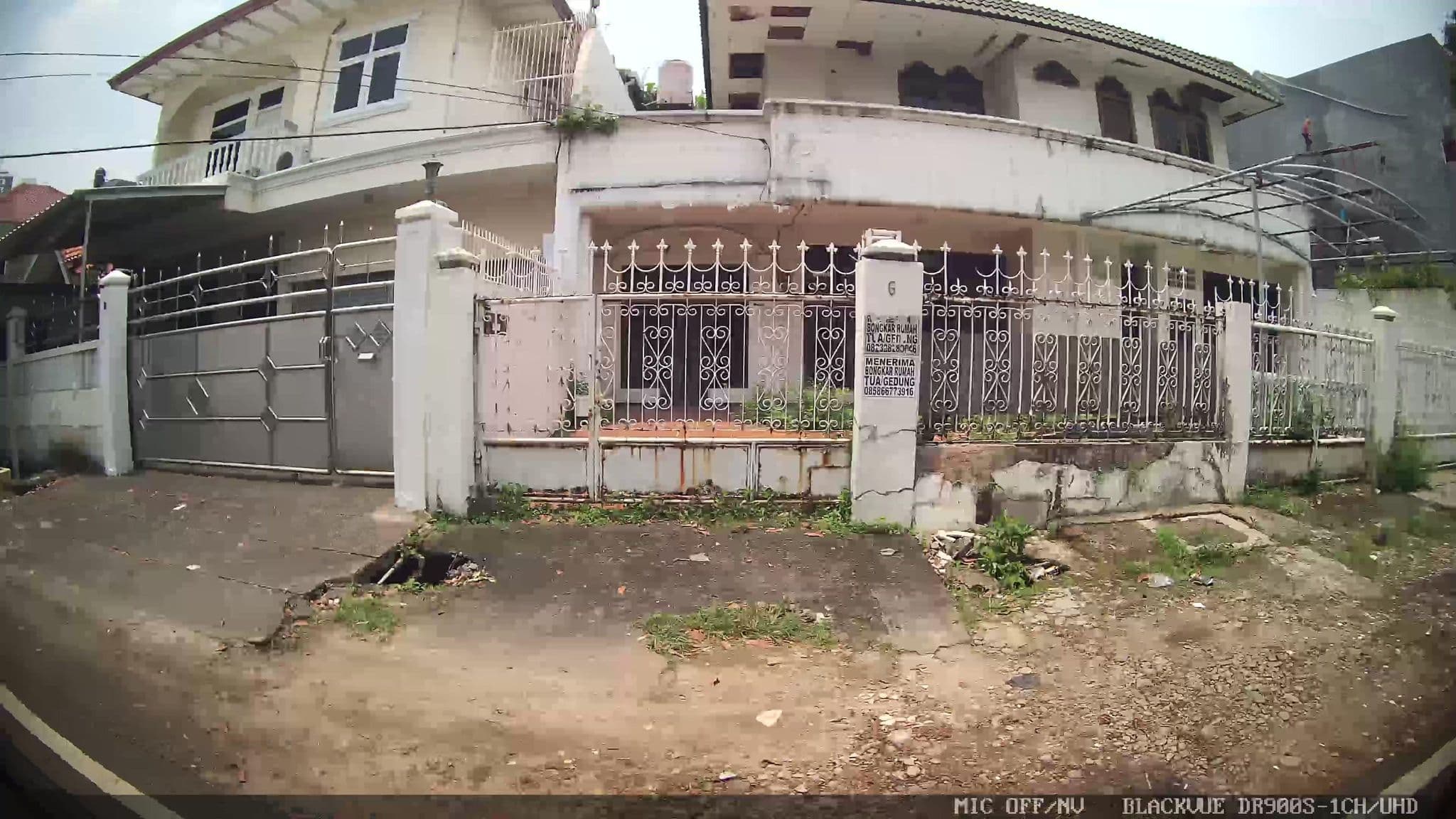 Street view near Sanctuary Spaces Hotel, Slipi - Tomang, Jakarta — © Kaart---LEFT (CC BY-SA · Mapillary)