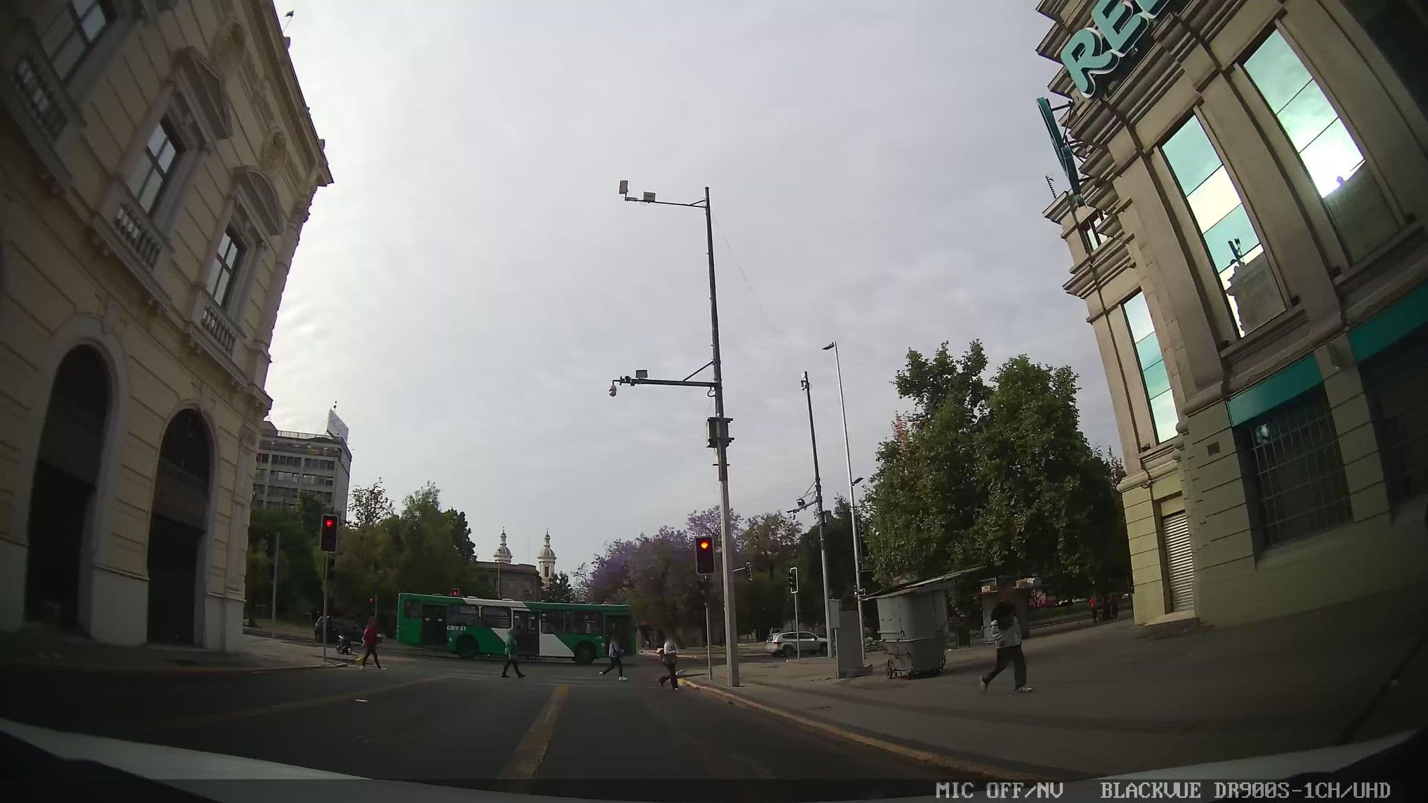 Street view near Hotel Diego de Almagro, Santiago — © kaart_1 (CC BY-SA · Mapillary)