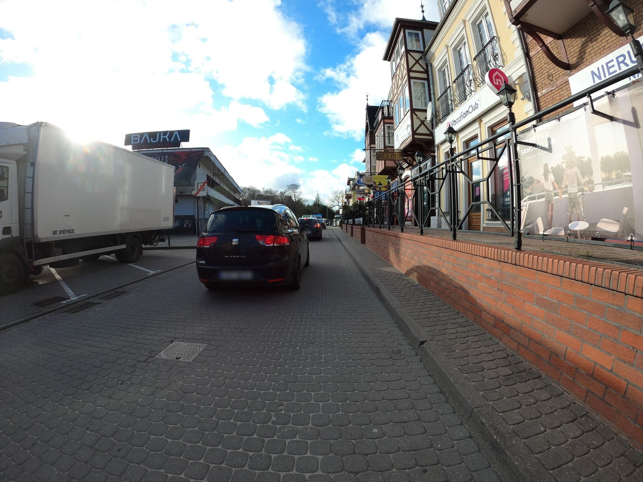 Street view near Villa Europa Noclegi Pokoje Gościnne Tanie Noclegi Blisko Morza Noclegi nad Morzem Pokoje Kwatery, Mielno — © masterofnoroad (CC BY-SA · Mapillary)