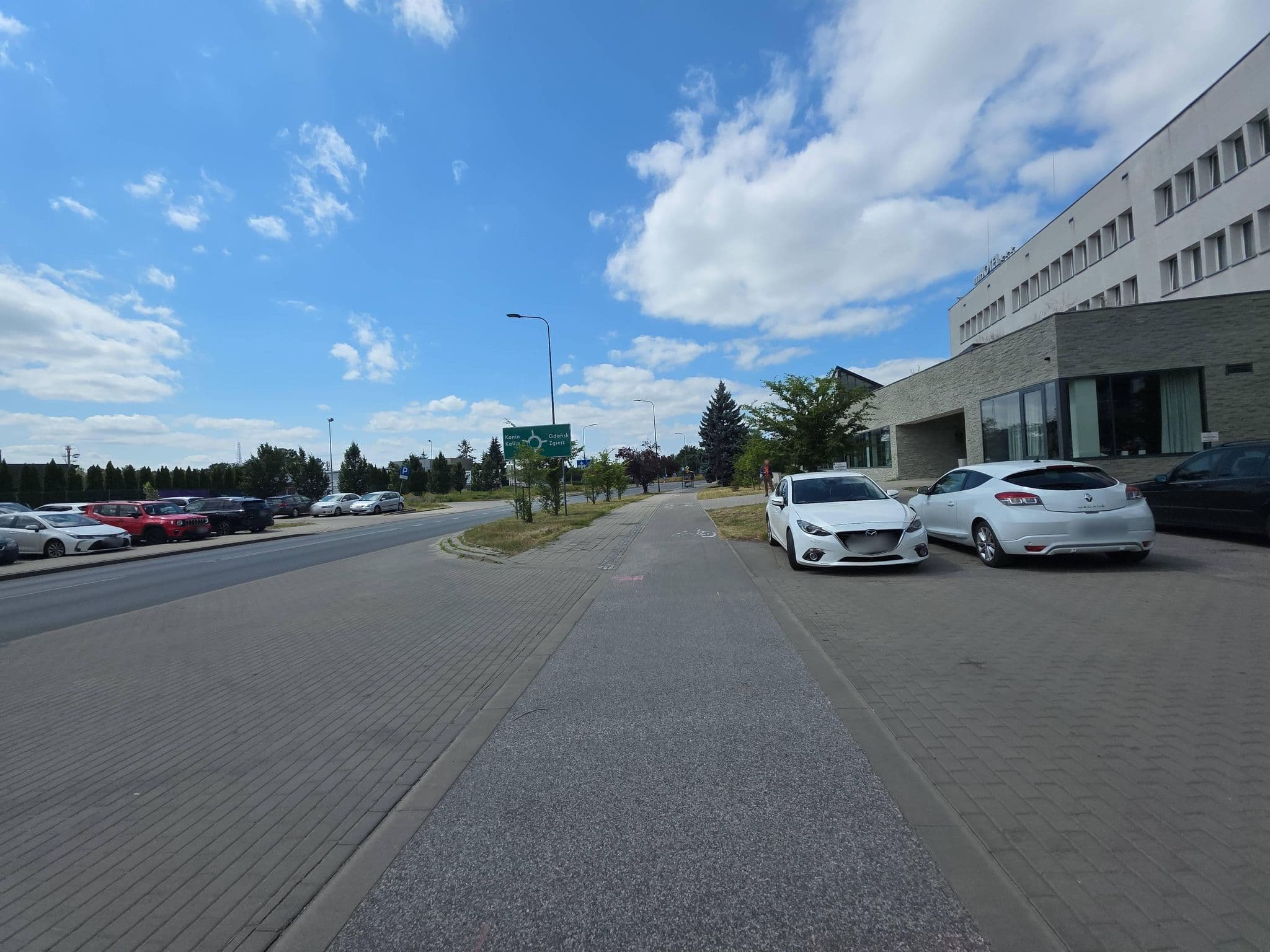 Street view near M Hotel, Zgierz — © Rowerowa_Lodz (CC BY-SA · Mapillary)