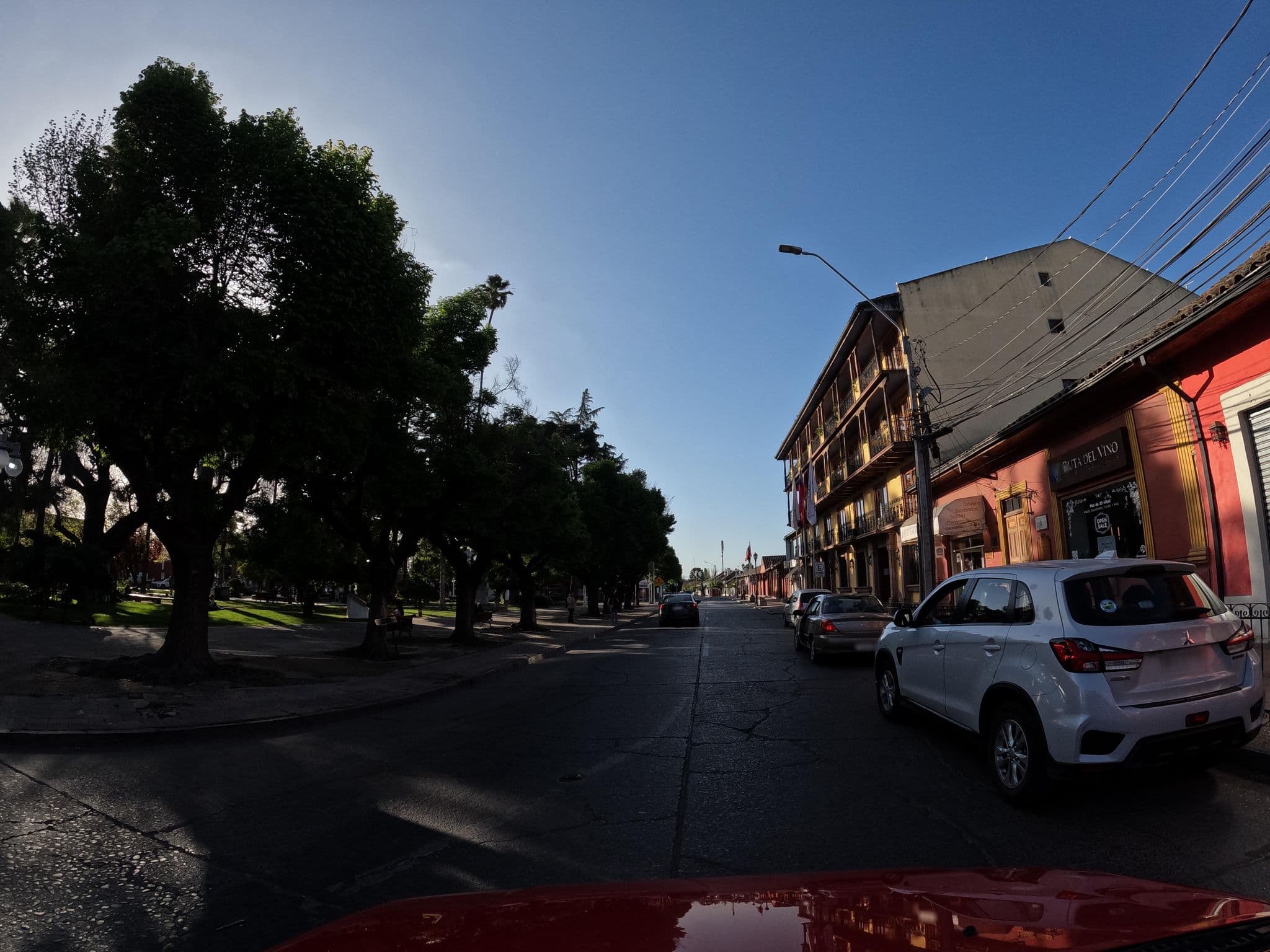 Street view near Hotel Santa Cruz Plaza, Santa Cruz — © Kaart_Local (CC BY-SA · Mapillary)