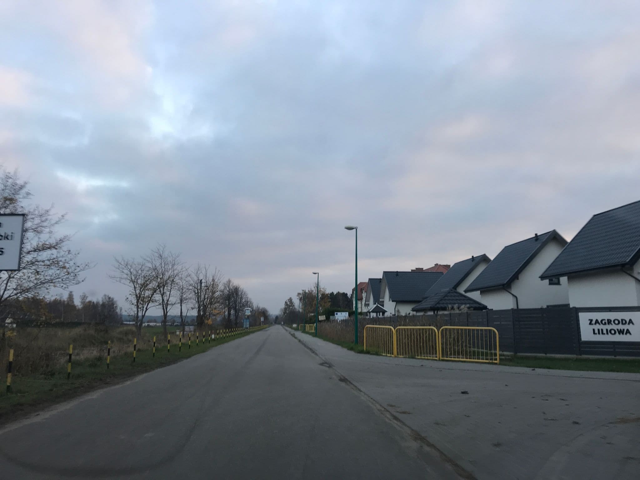 Street view near Domki Zagroda Liliowa, Wierzchucino — © wandan (CC BY-SA · Mapillary)