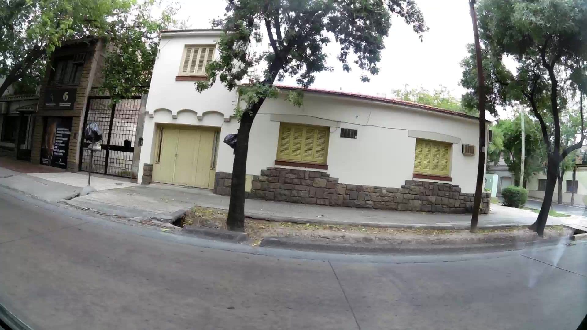 Street view near El Alero Hospedaje, Mendoza