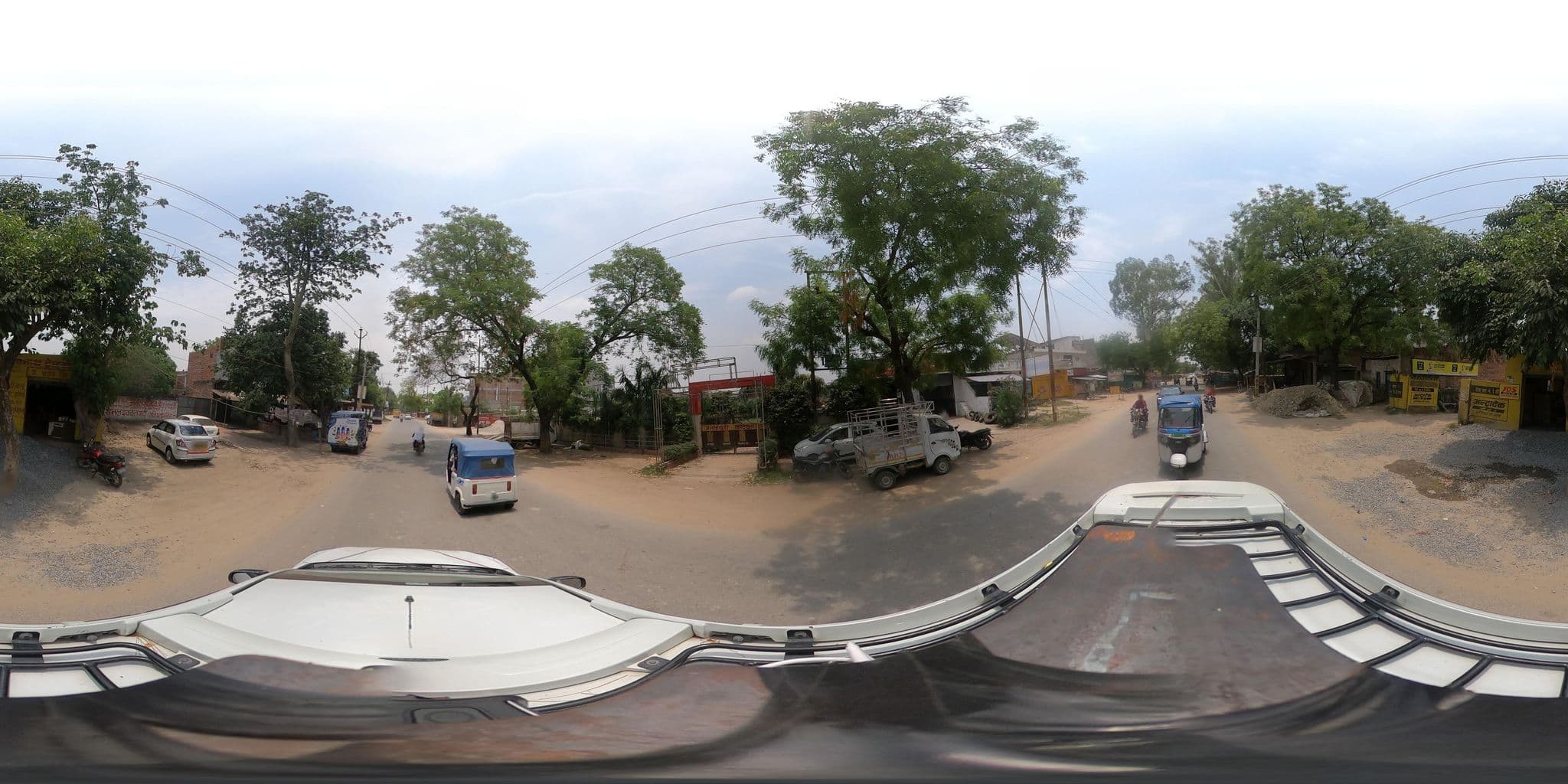 Street view near Janakpuri Vatika, Varanasi