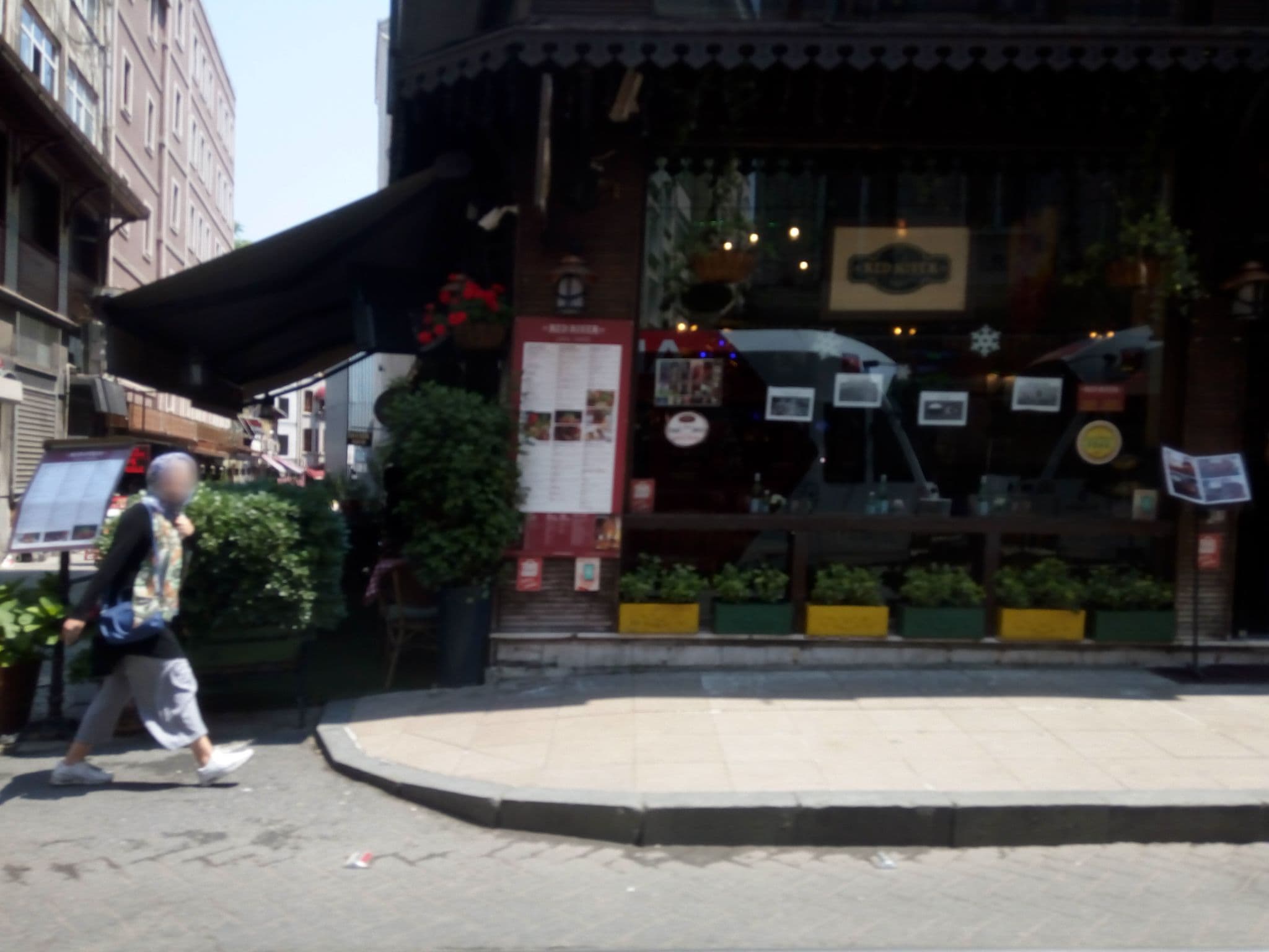 Street view near Seres Hotel 4 Yıldızlı, Eminönü — © mapfool (CC BY-SA · Mapillary)