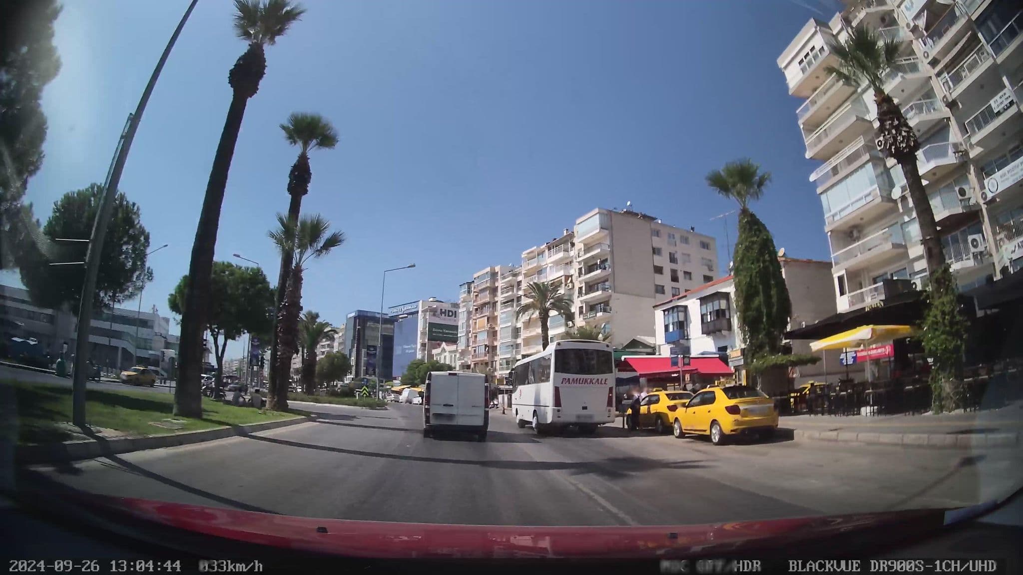 Street view near Budakzade Konağı 1841 HOTEL&RESTAURANT, Karşıyaka — © unen (CC BY-SA · Mapillary)