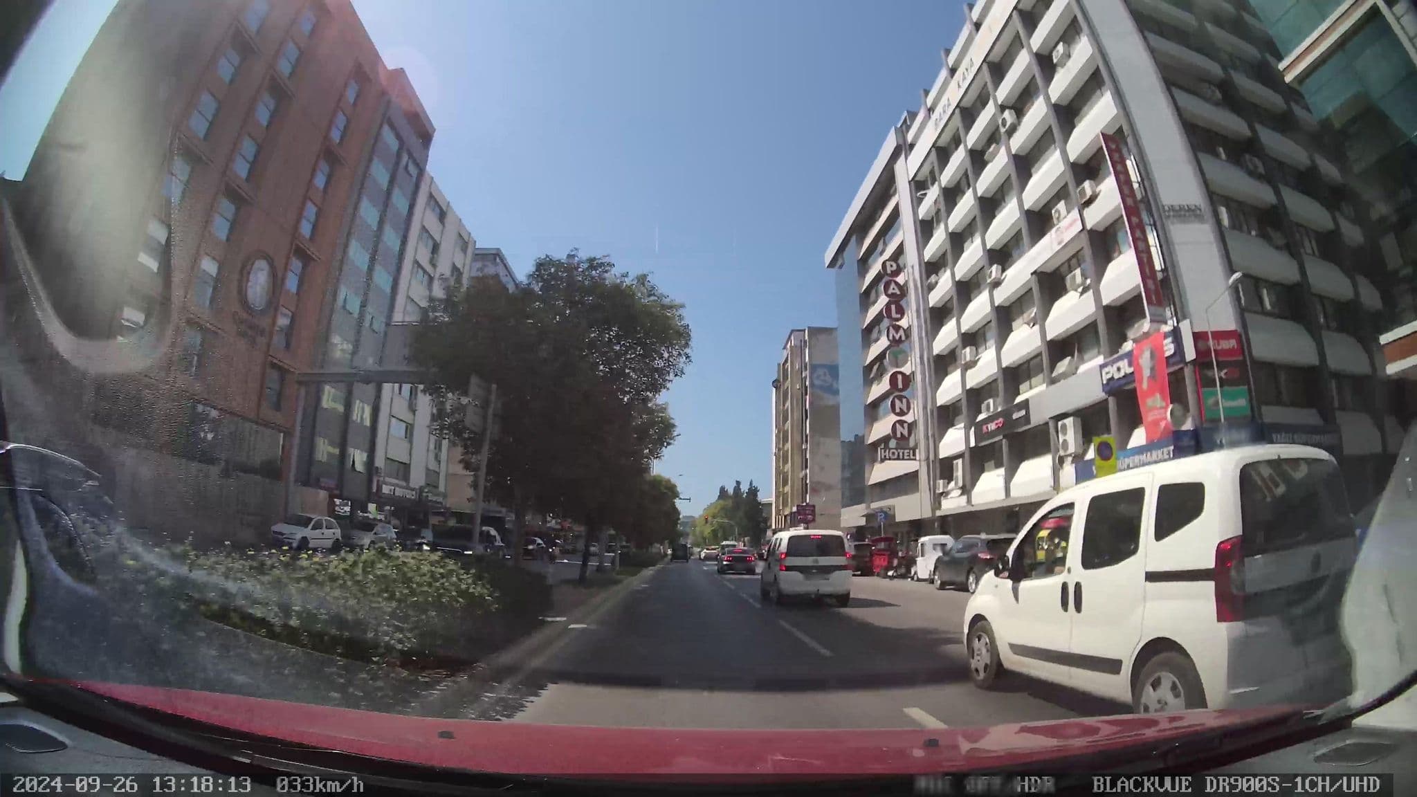 Street view near Palm Inn Hotel, İzmir — © unen (CC BY-SA · Mapillary)