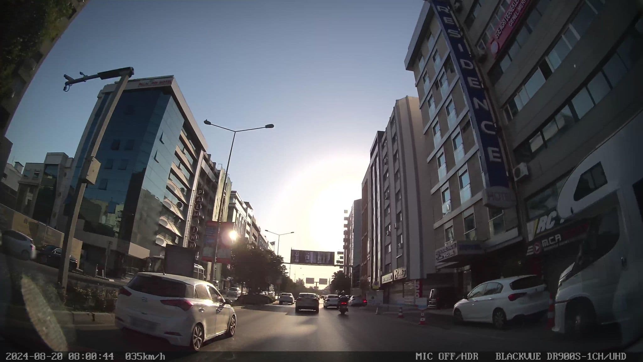 Street view near Spil Suites, İzmir — © unen (CC BY-SA · Mapillary)