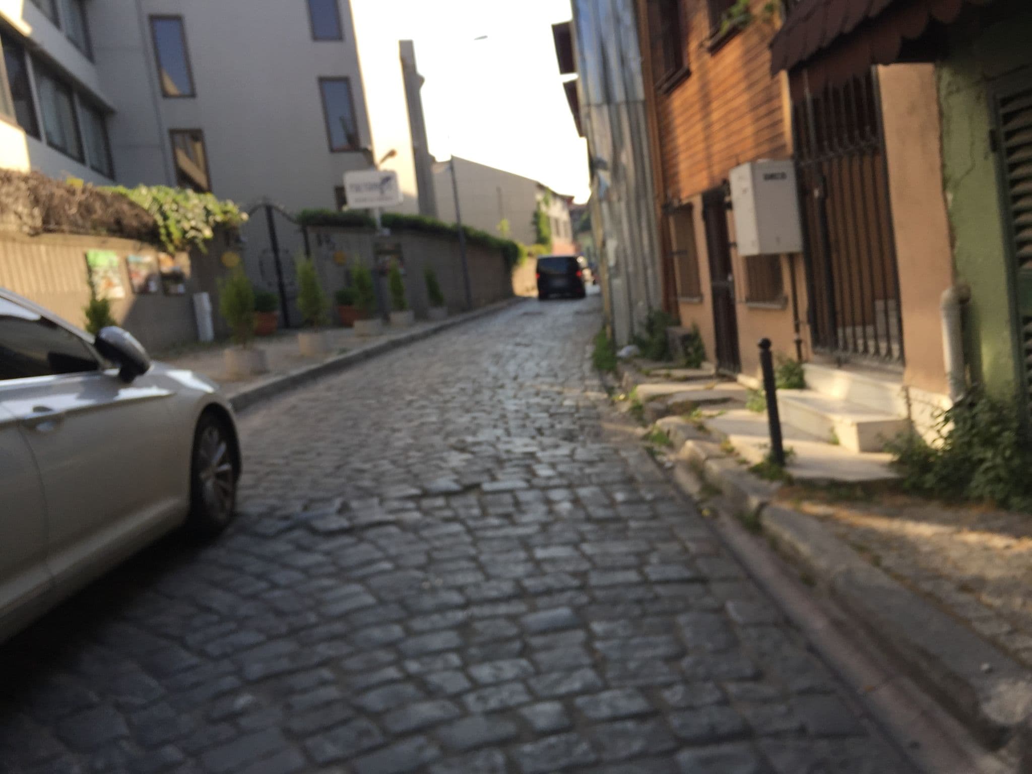 Street view near Kalyon Hotel İstanbul, Sultanahmet — © sessiznotalar (CC BY-SA · Mapillary)