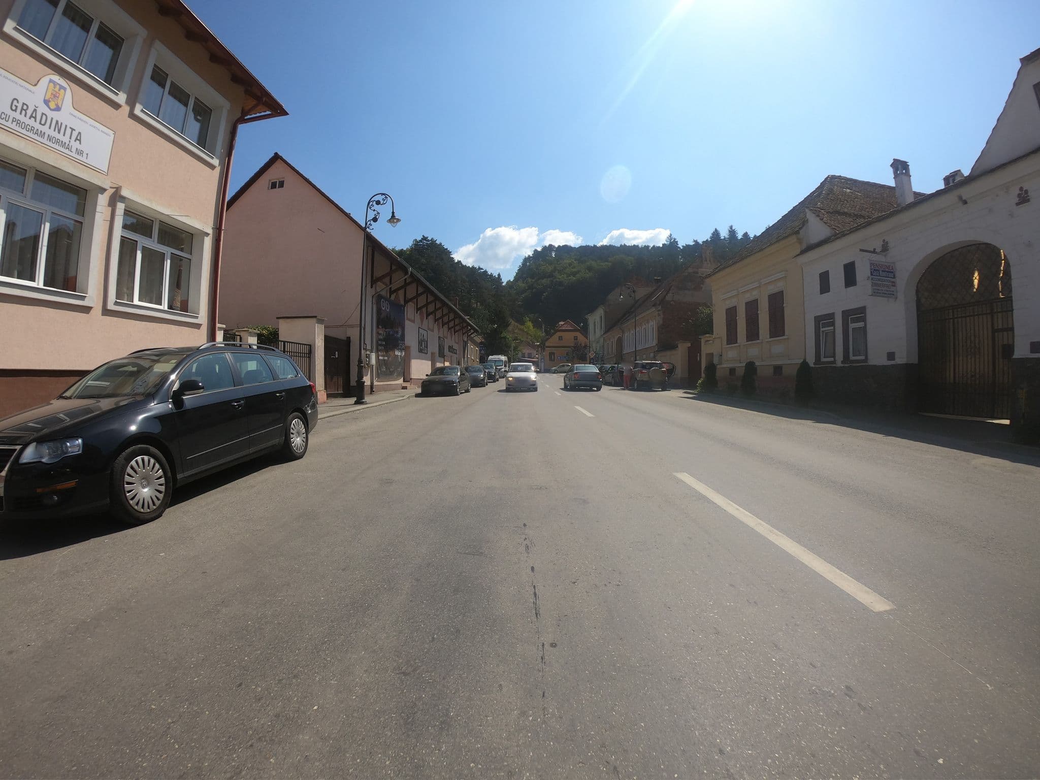Street view near Casa Munteanu Rasnov, Râşnov — © eneerhut (CC BY-SA · Mapillary)