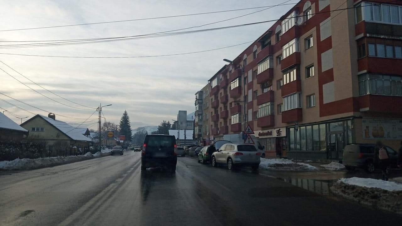 Street view near Loredana, Gura Humorului — © tavi (CC BY-SA · Mapillary)