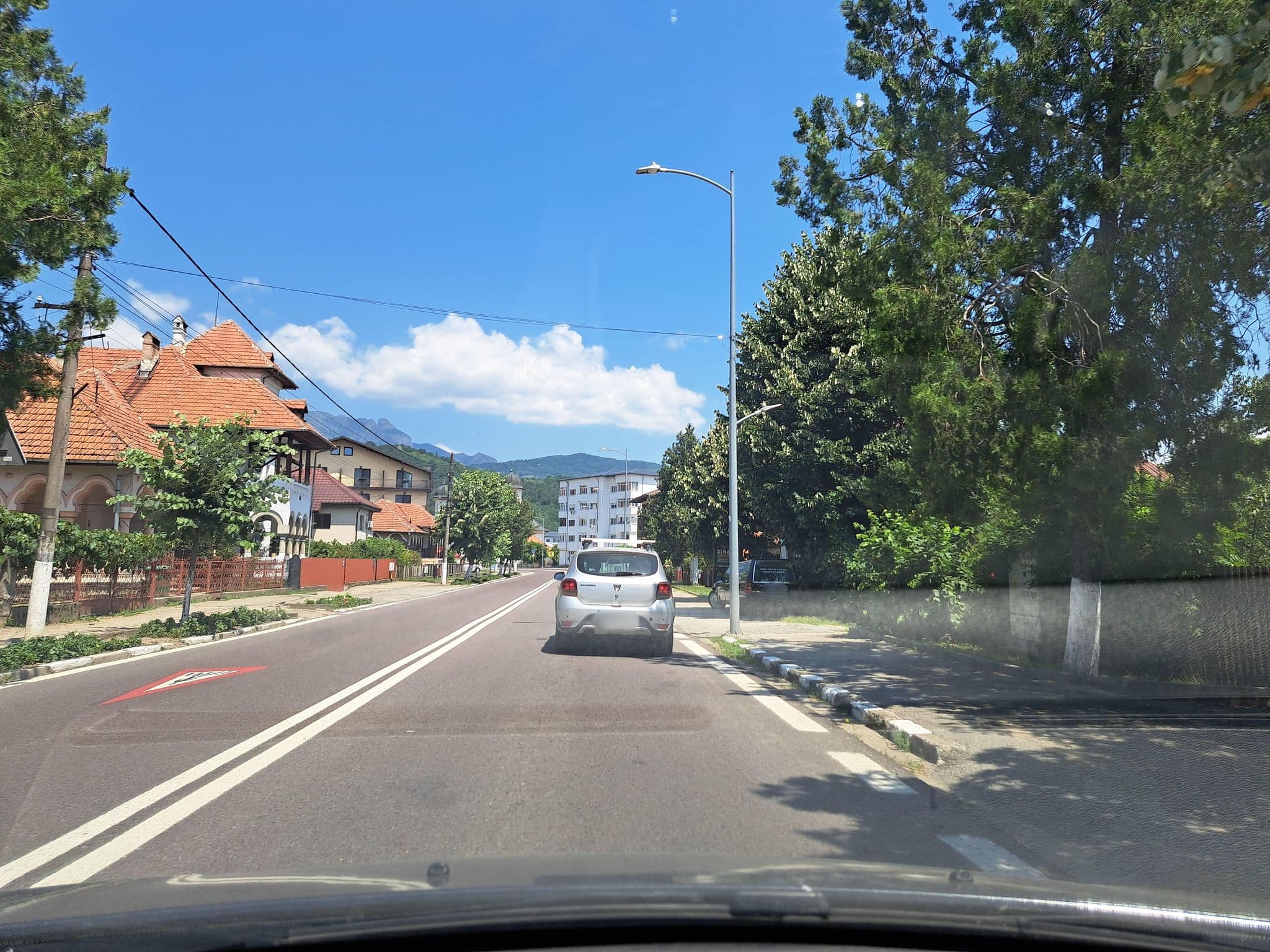 Street view near CASARICA CALIMANESTI, Călimăneşti — © tavi (CC BY-SA · Mapillary)