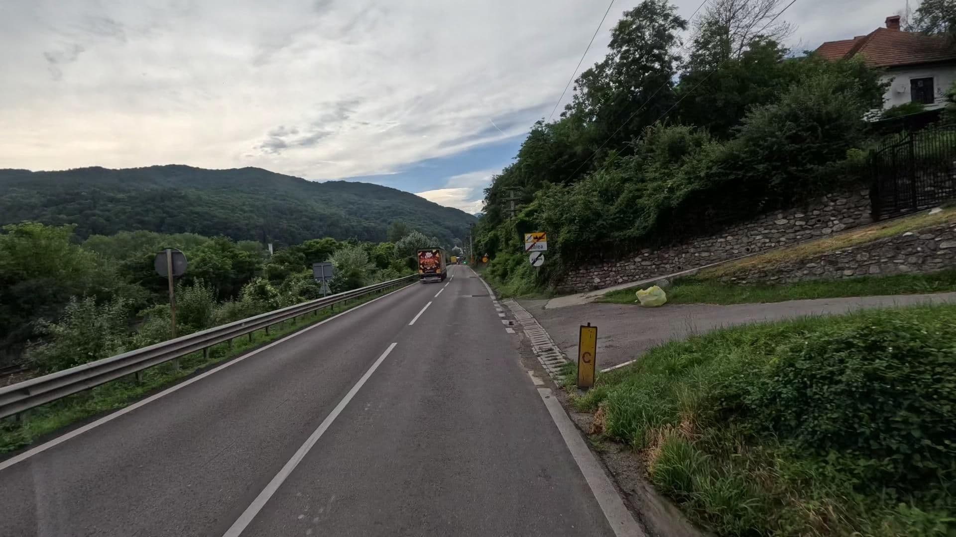 Street view near Casa Bogdan si Raluca, Jiblea Veche — © bct (CC BY-SA · Mapillary)
