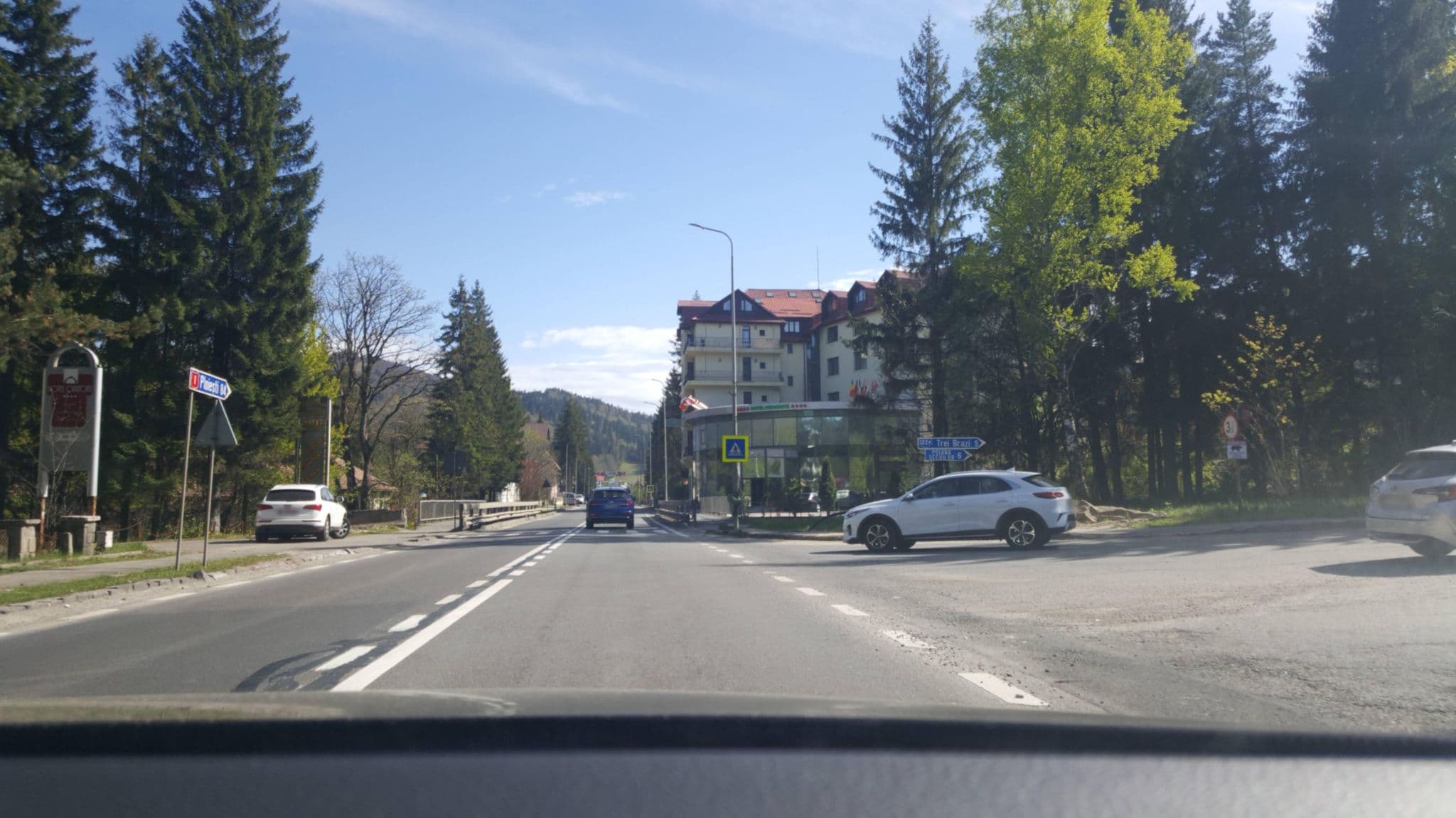 Street view near Conacul Dima, Predeal — © puky (CC BY-SA · Mapillary)