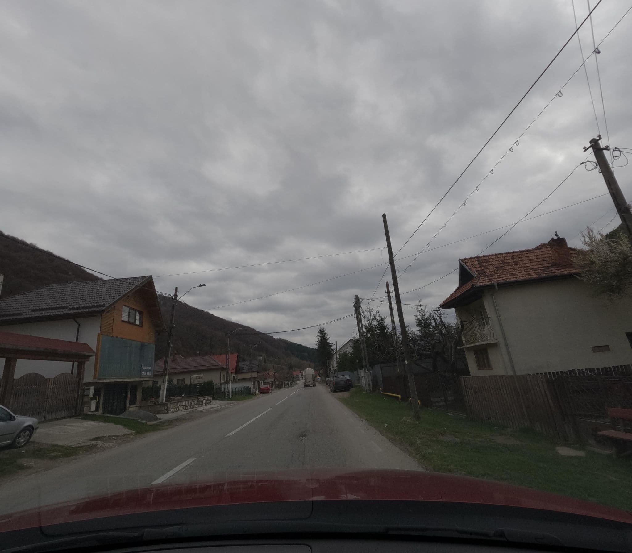 Street view near Pensiunea Alpina, Valea Caselor — © deeeznuuuts (CC BY-SA · Mapillary)