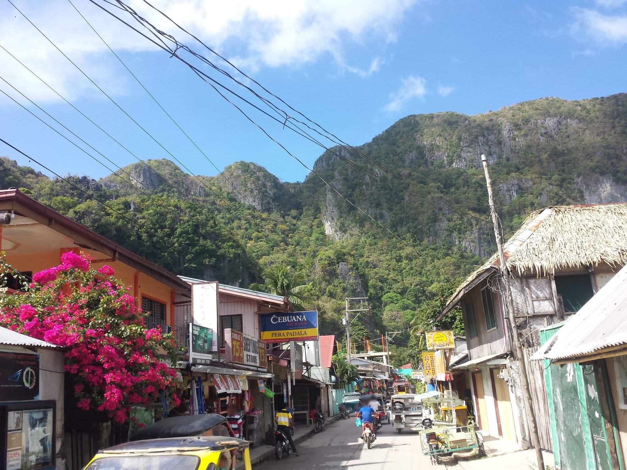 Street view near Aliyah's Hostel, El Nido