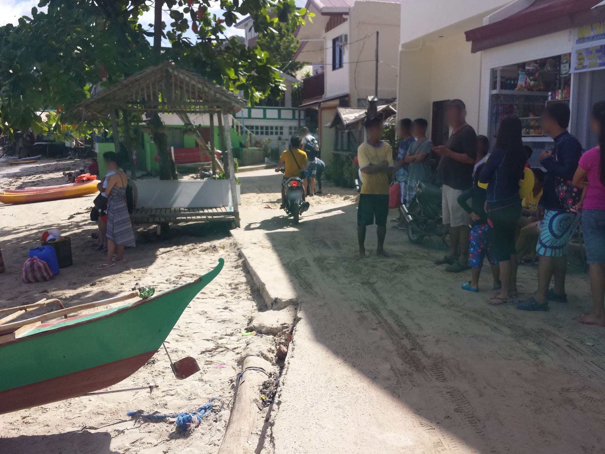 Street view near Seashore Inn, El Nido — © mrtmrt (CC BY-SA · Mapillary)