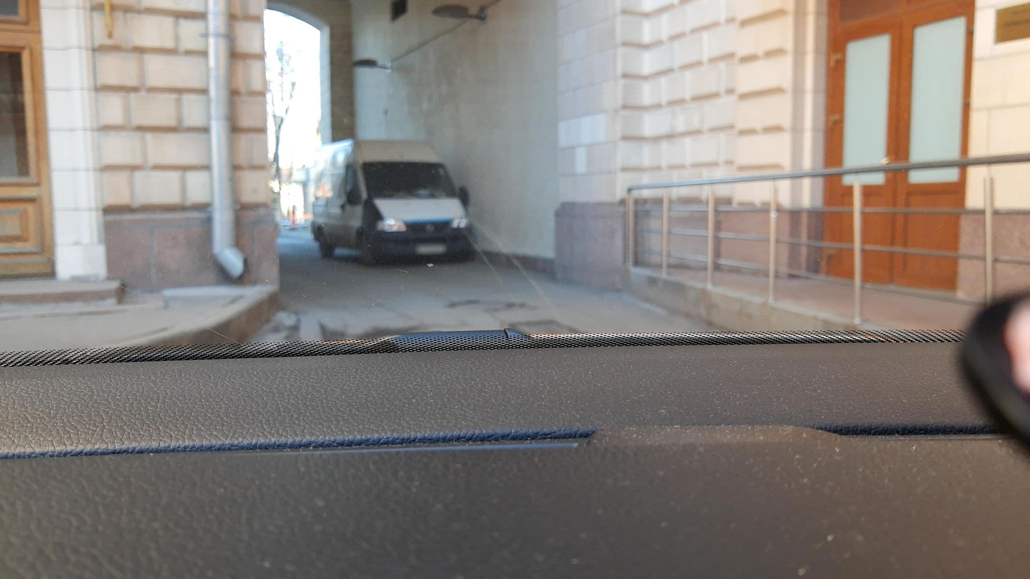Street view near Riverside hotel (Риверсайд), Presnenskiy — © phoneuploader (CC BY-SA · Mapillary)