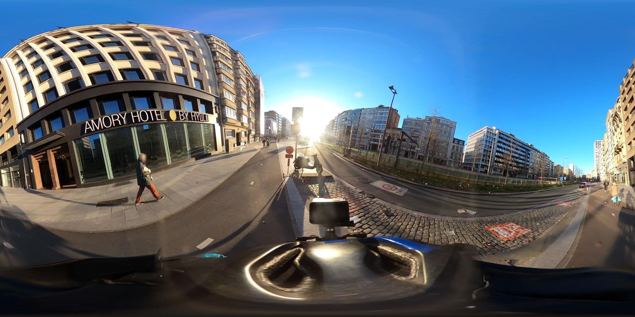 Street view near Hotel Jamingo, Antwerp — © konink360 (CC BY-SA · Mapillary)