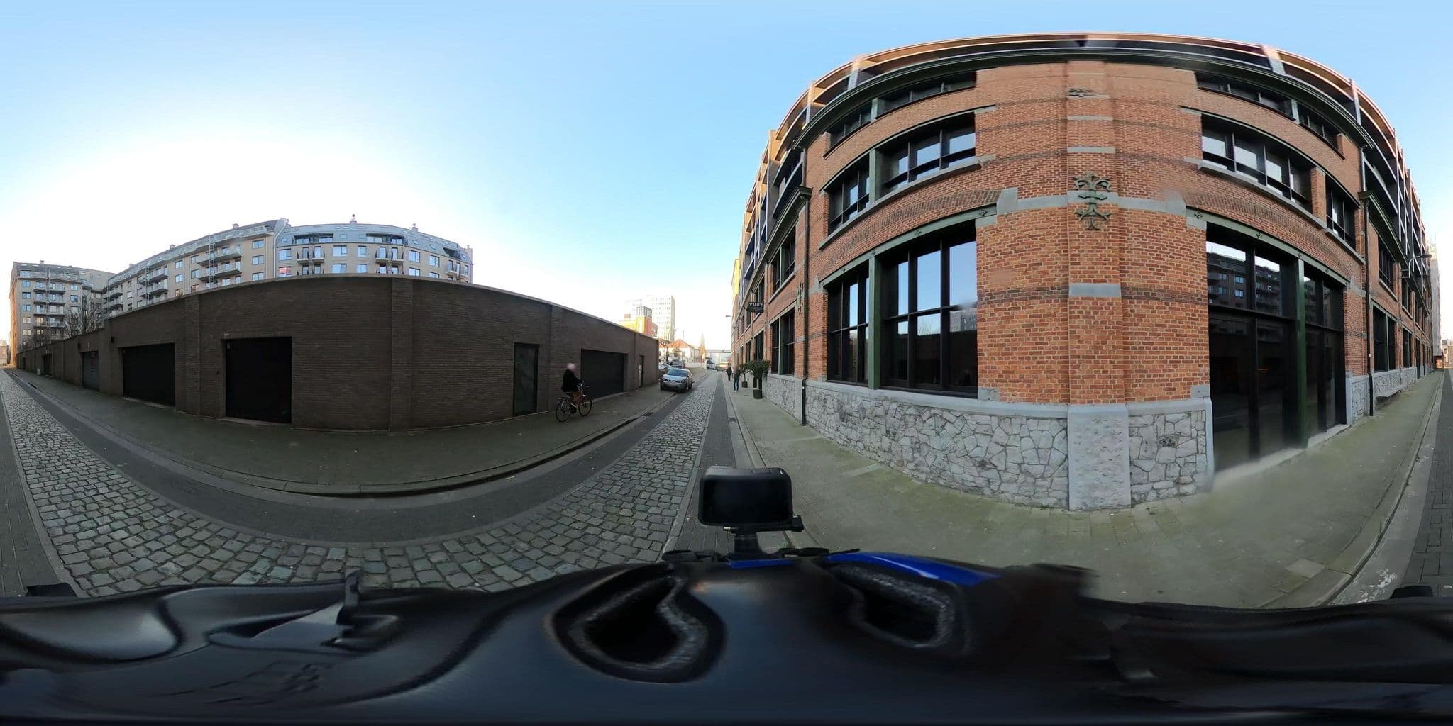 Street view near YUST Antwerp, Berchem — © konink360 (CC BY-SA · Mapillary)