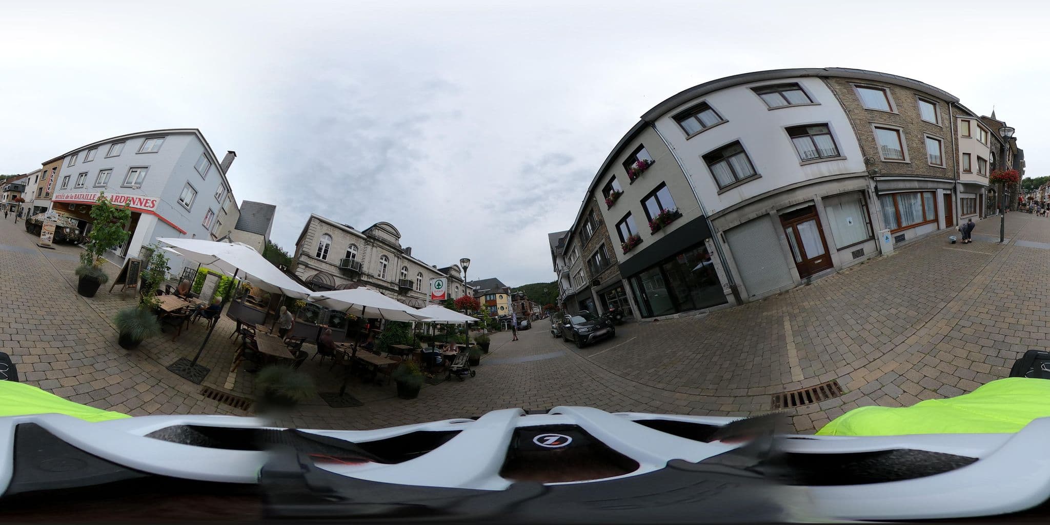 Street view near Hōtel Les Arcades à La Roche-en-Ardenne, La Roche-en-Ardenne — © Mizuna (CC BY-SA · Mapillary)