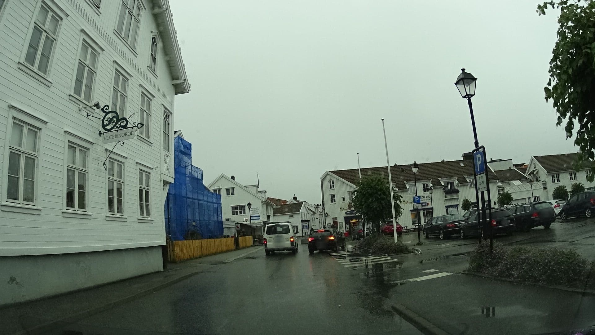Street view near Lillesand Hotel Norge, Lillesand — © kino (CC BY-SA · Mapillary)