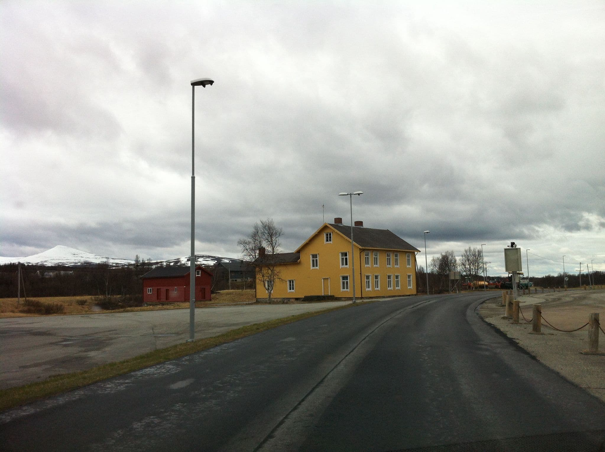 Street view near Vauldalen Fjellhotell, Røros — © ugz (CC BY-SA · Mapillary)