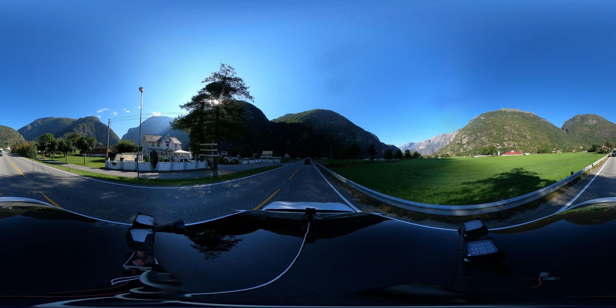 Street view near Eidfjord Hytter, Ulvik — © catoandersen (CC BY-SA · Mapillary)
