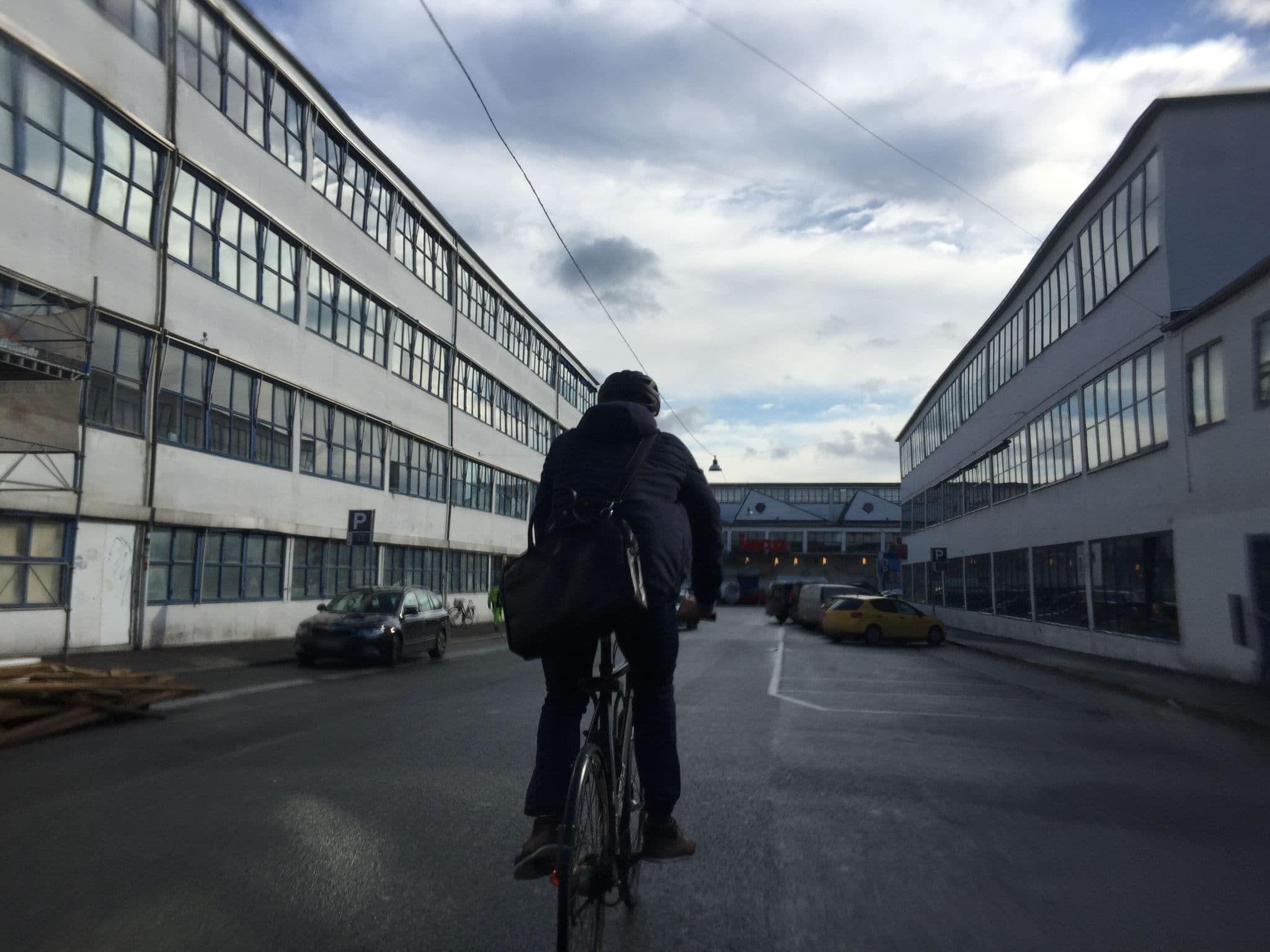 Street view near Camping Kødbyen, Copenhagen — © oermen (CC BY-SA · Mapillary)