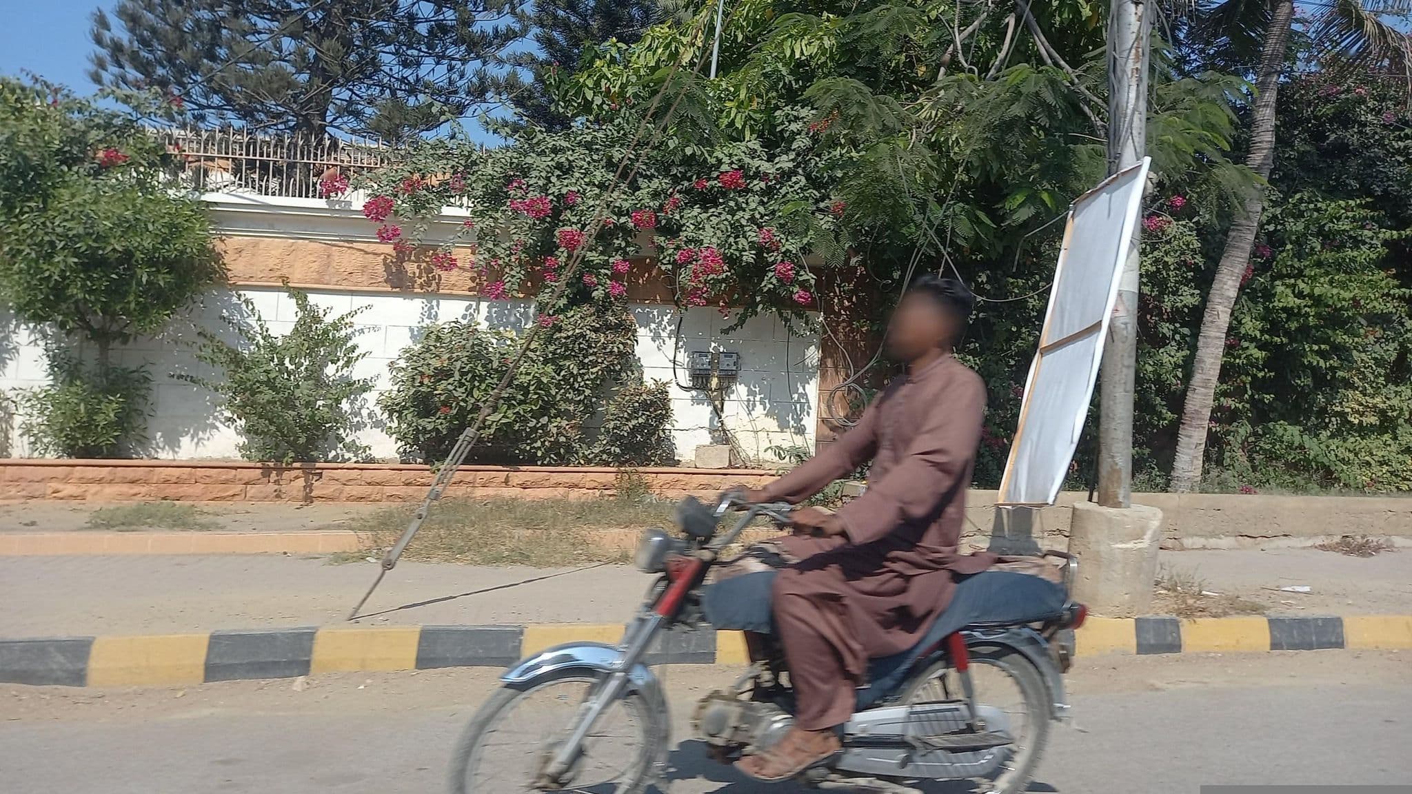 Street view near Seashell Grand hotel, Karachi — © nabamb (CC BY-SA · Mapillary)