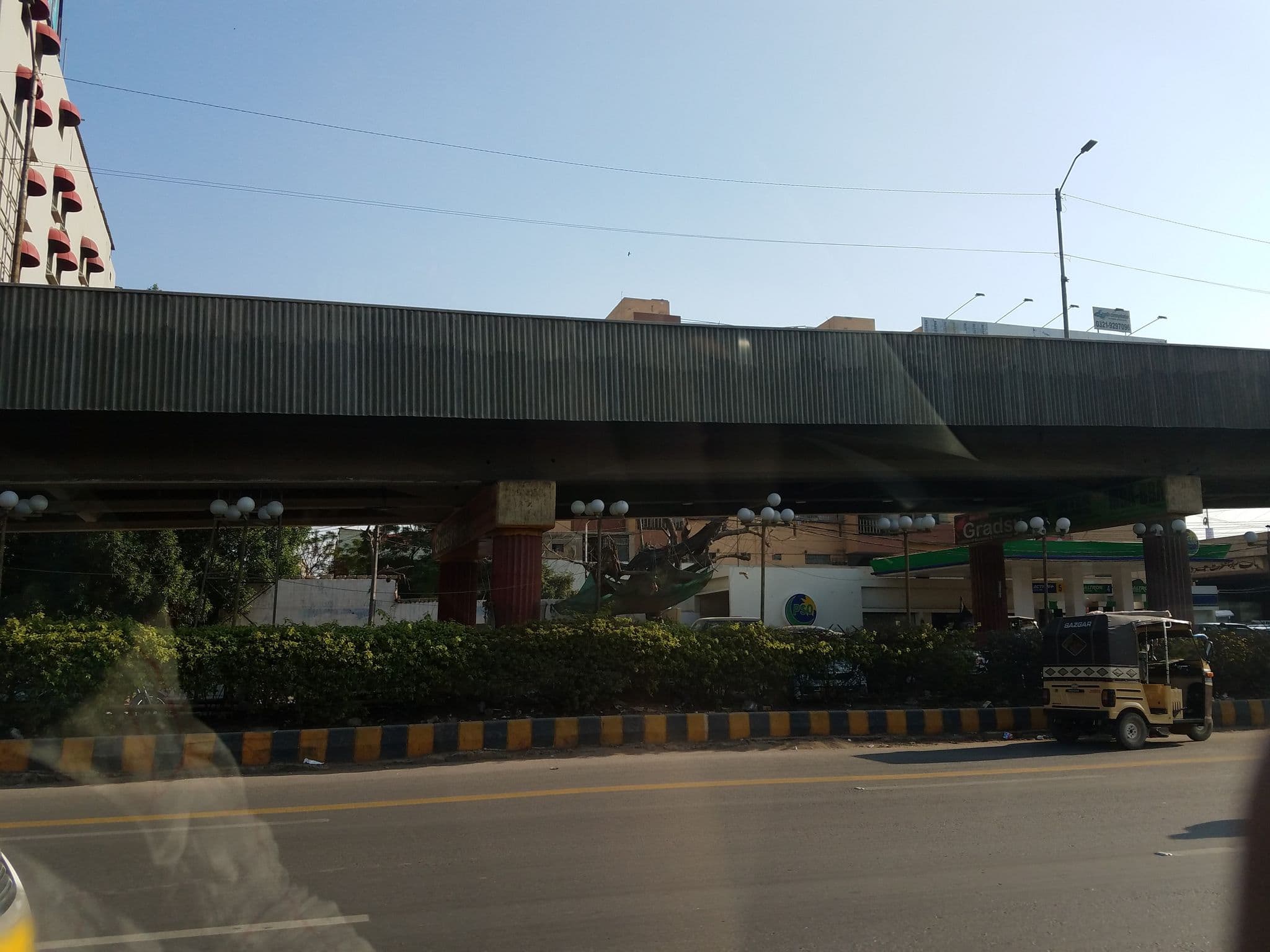 Street view near Hotel Galaxy Karachi, Pakistan Employees Cooperative Housing Society — © nabamb (CC BY-SA · Mapillary)