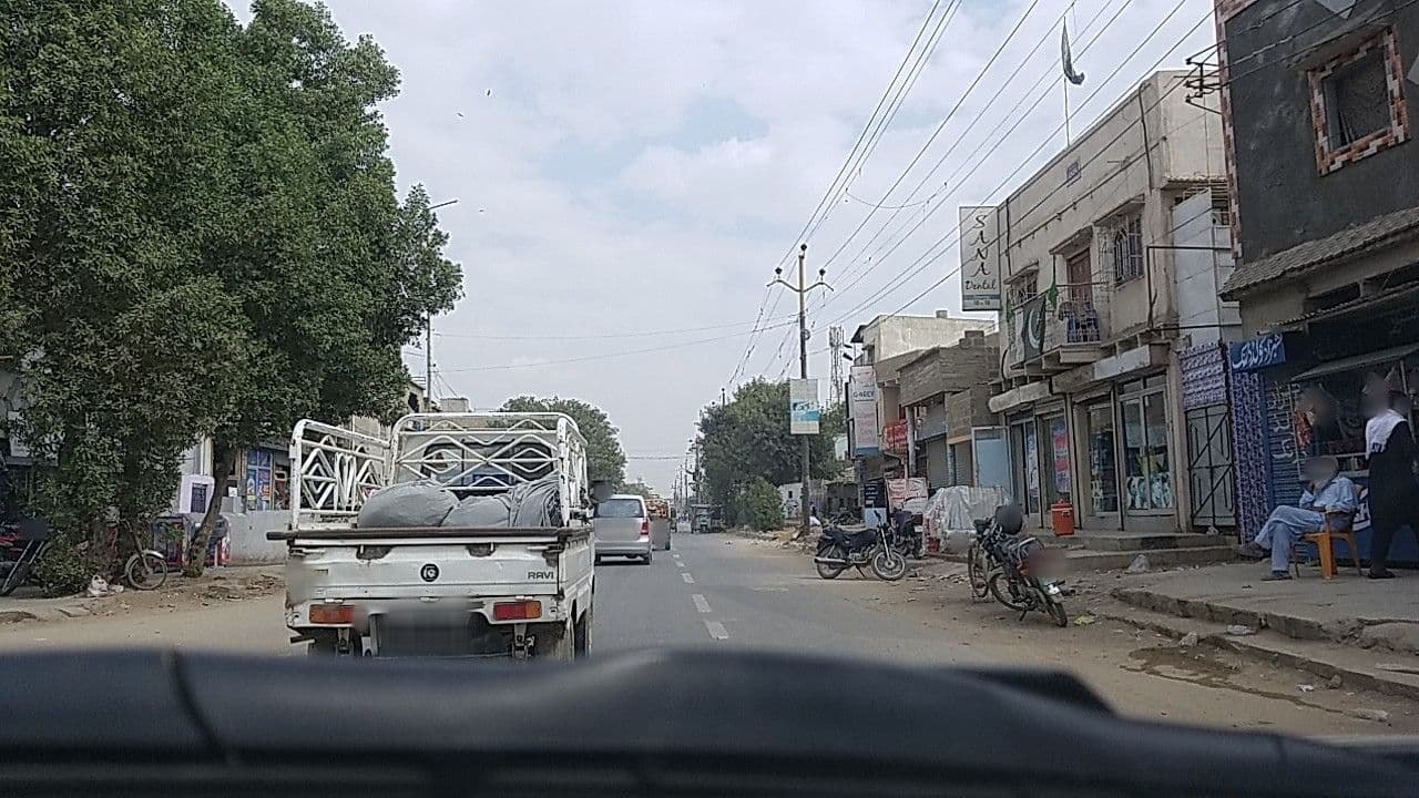 Street view near Little people city, Malir Cantonment — © bfwb (CC BY-SA · Mapillary)