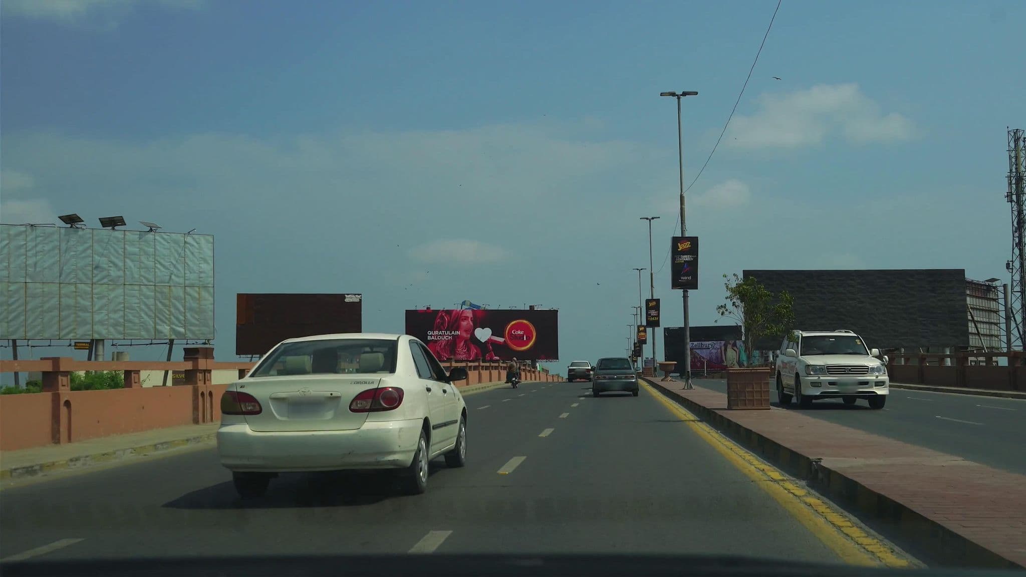 Street view near The Oasis Hotel, Lahore — © cut (CC BY-SA · Mapillary)