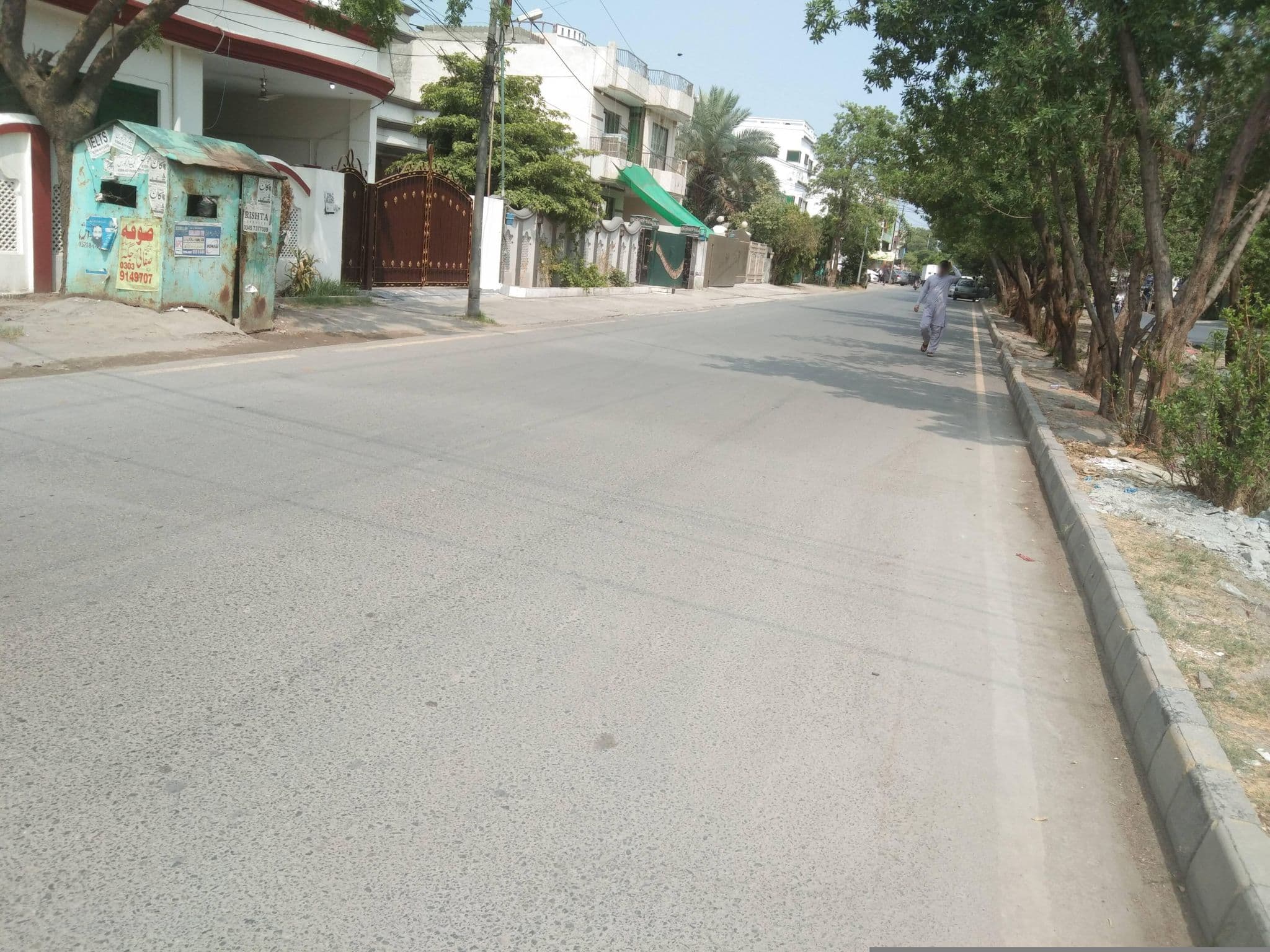 Street view near Oasis Family Hotel, Model Town — © alihamza (CC BY-SA · Mapillary)