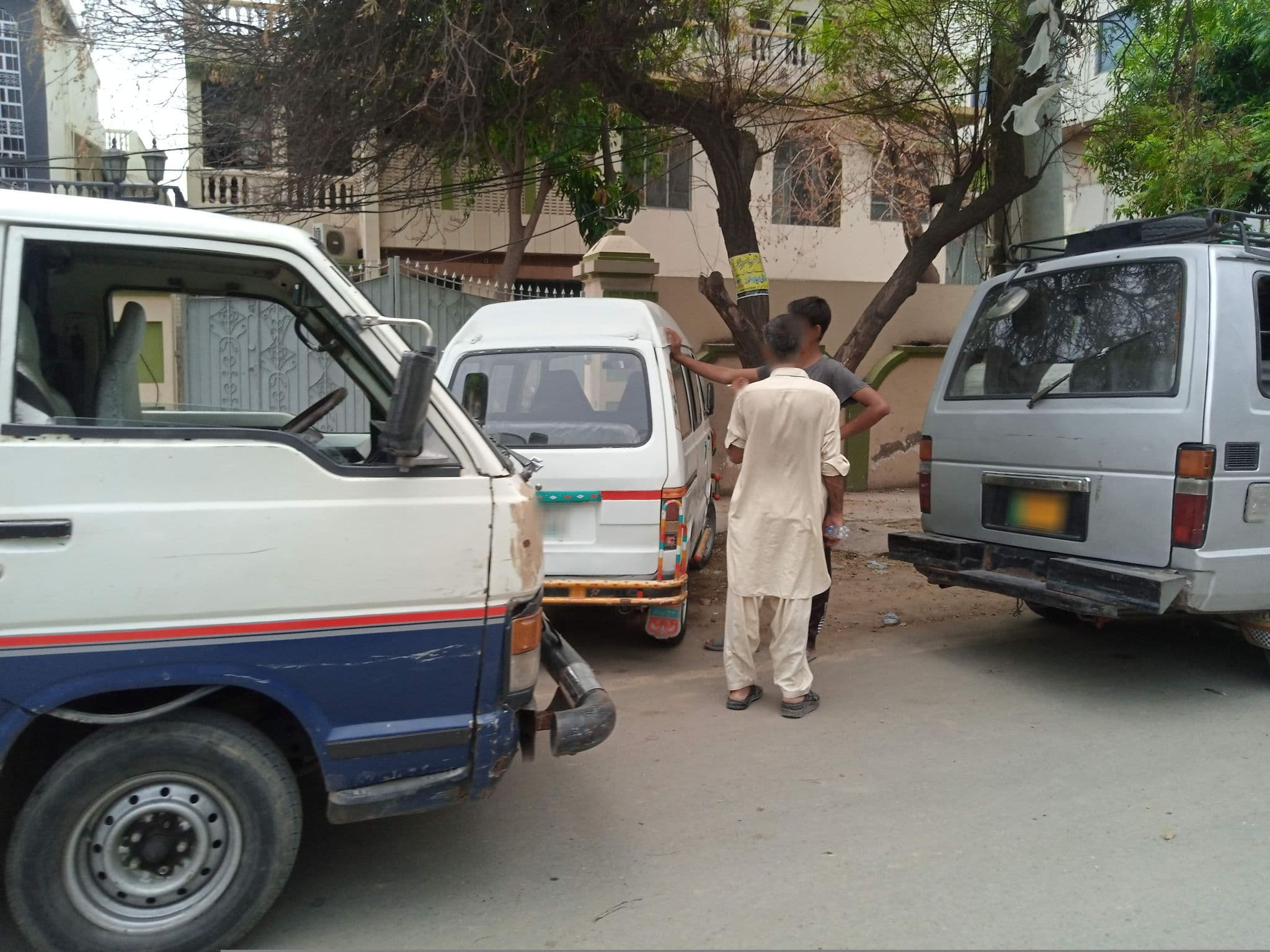 Street view near Gulberg Inn Hotel, Model Town — © awais123 (CC BY-SA · Mapillary)