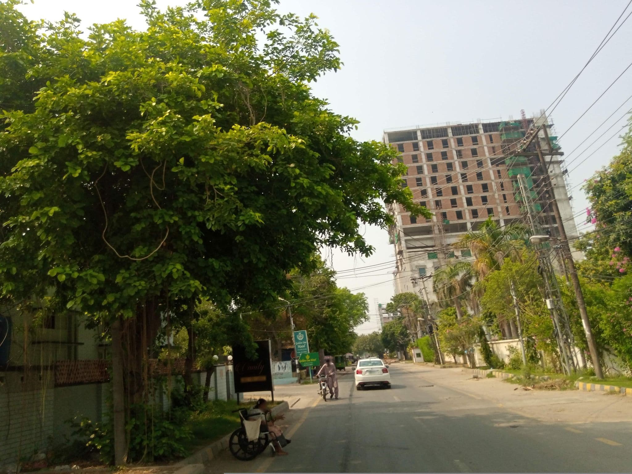 Street view near Golden One Hotel, Model Town — © awais123 (CC BY-SA · Mapillary)