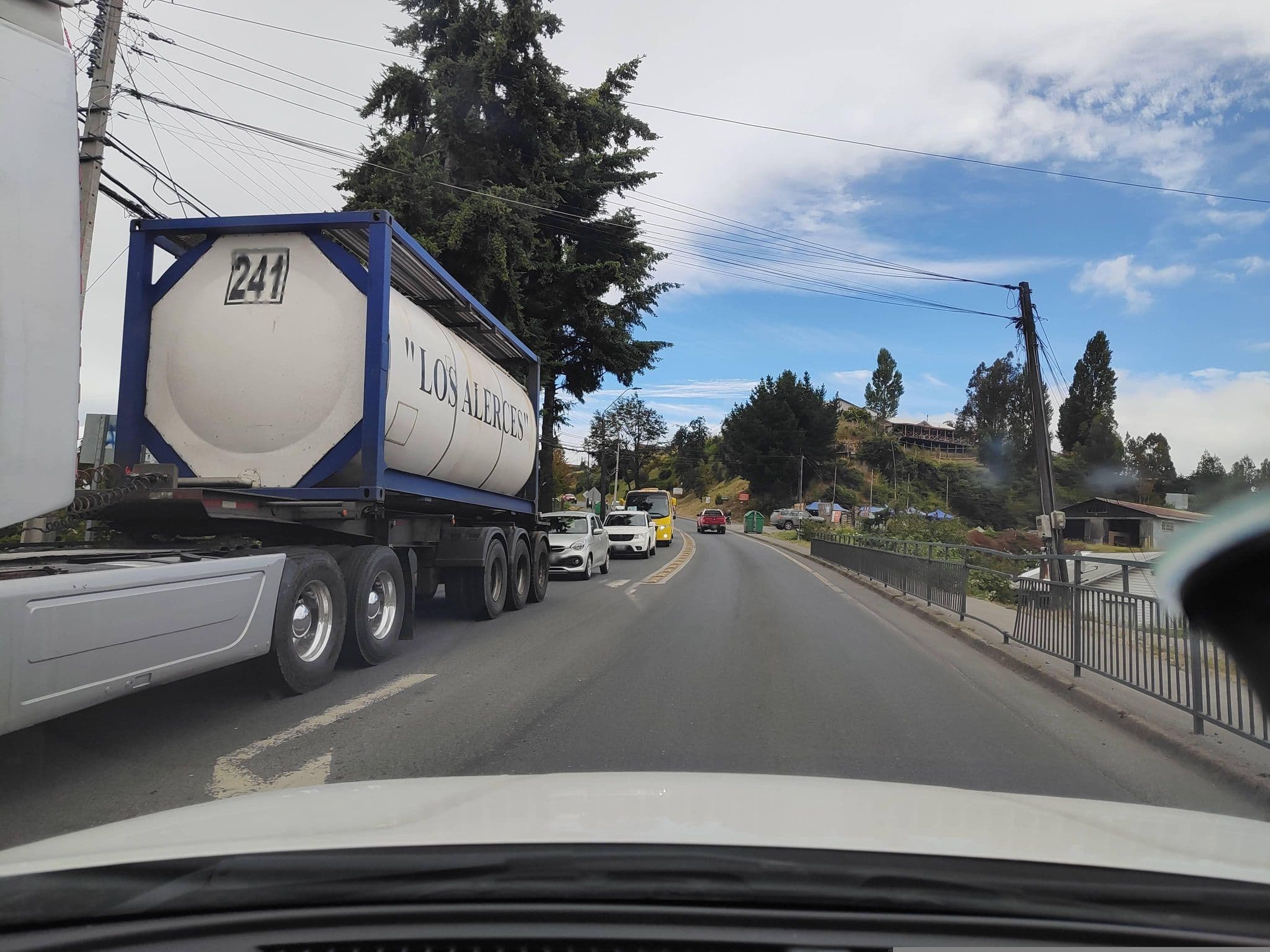 Street view near Don Fonjo, Castro — © andresduhour (CC BY-SA · Mapillary)