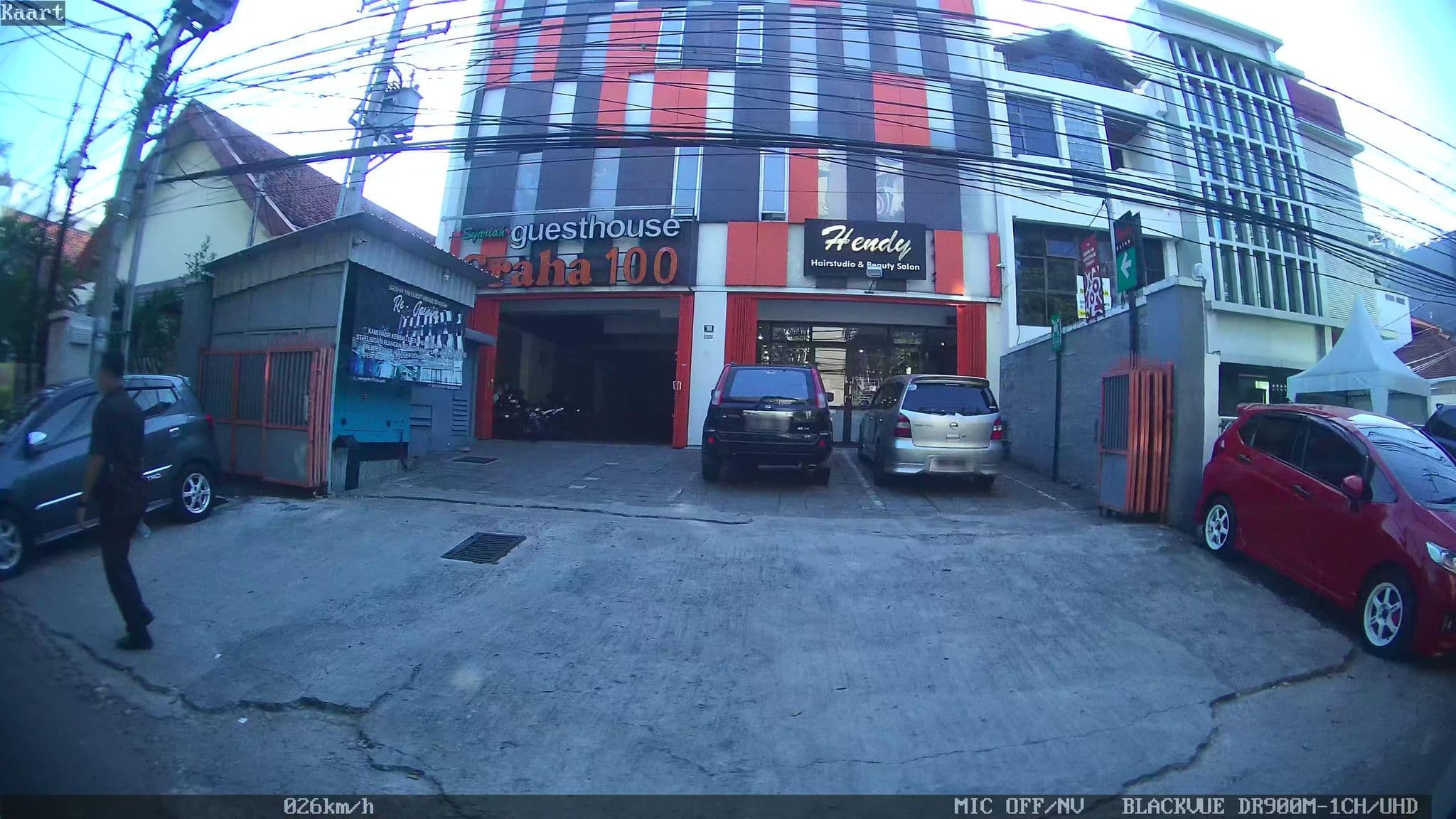 Street view near Sans Vibes Hotel Syariah Graha 100 Gubeng Surabaya, Surabaya — © kaart_2 (CC BY-SA · Mapillary)