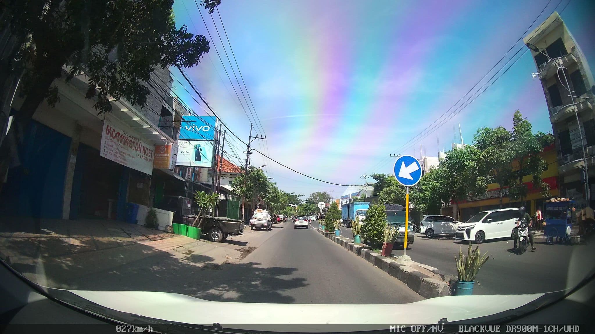 Street view near BLOOMINGTON, Surabaya — © kaart_2 (CC BY-SA · Mapillary)