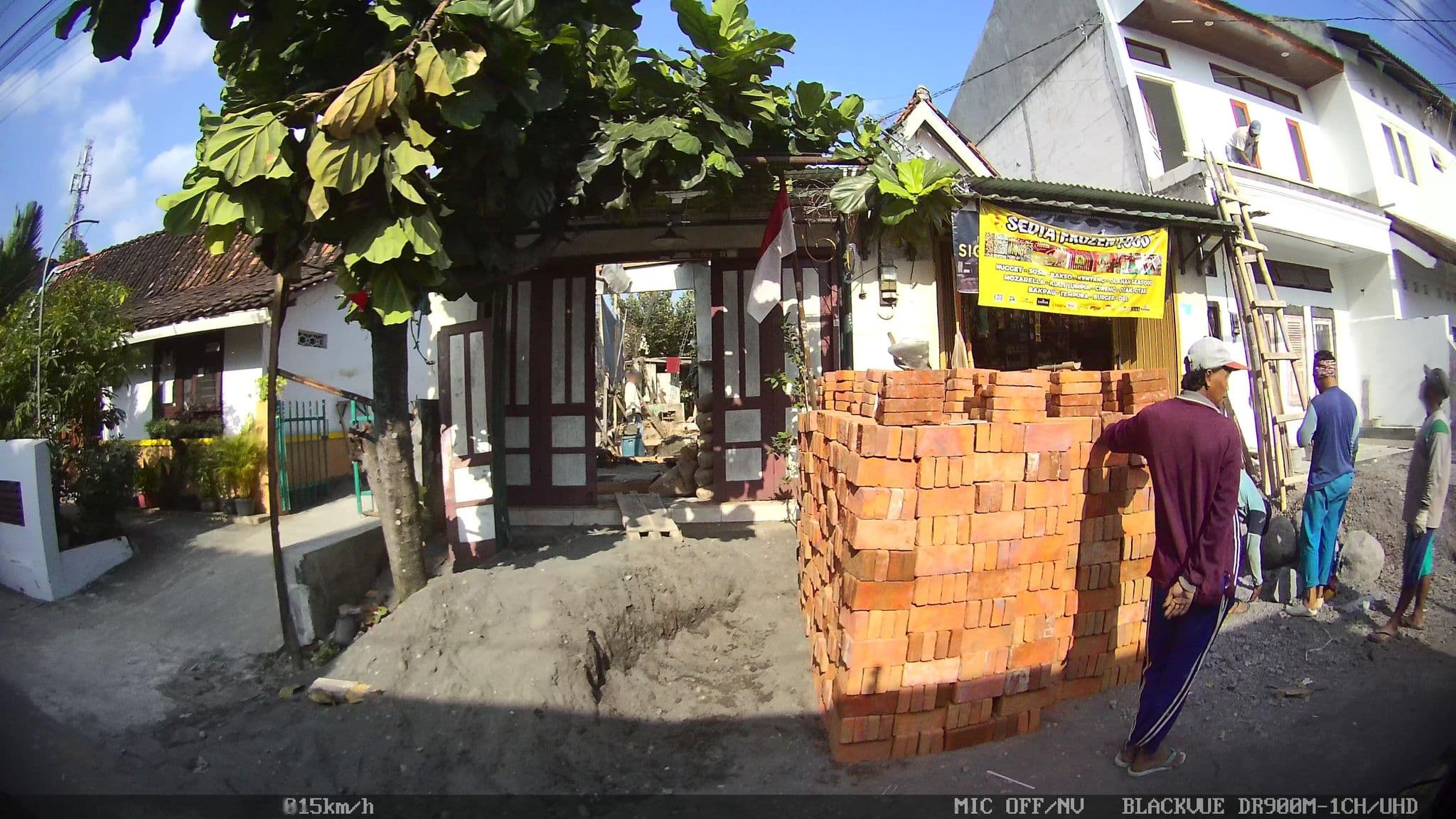 Street view near Abadi Homestay Yogyakarta, Yogyakarta — © kaart_1 (CC BY-SA · Mapillary)